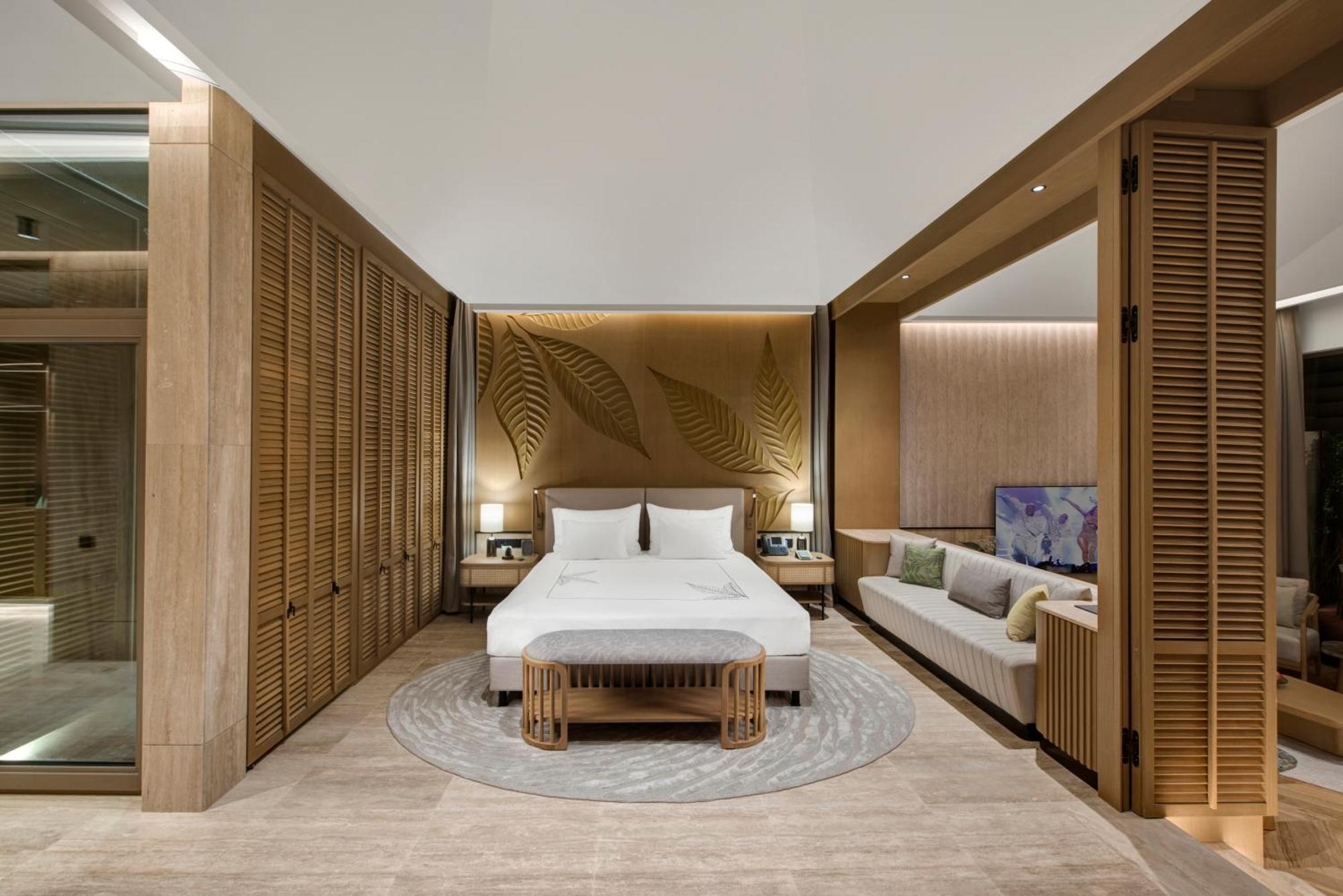 Amber Lagoon Suite