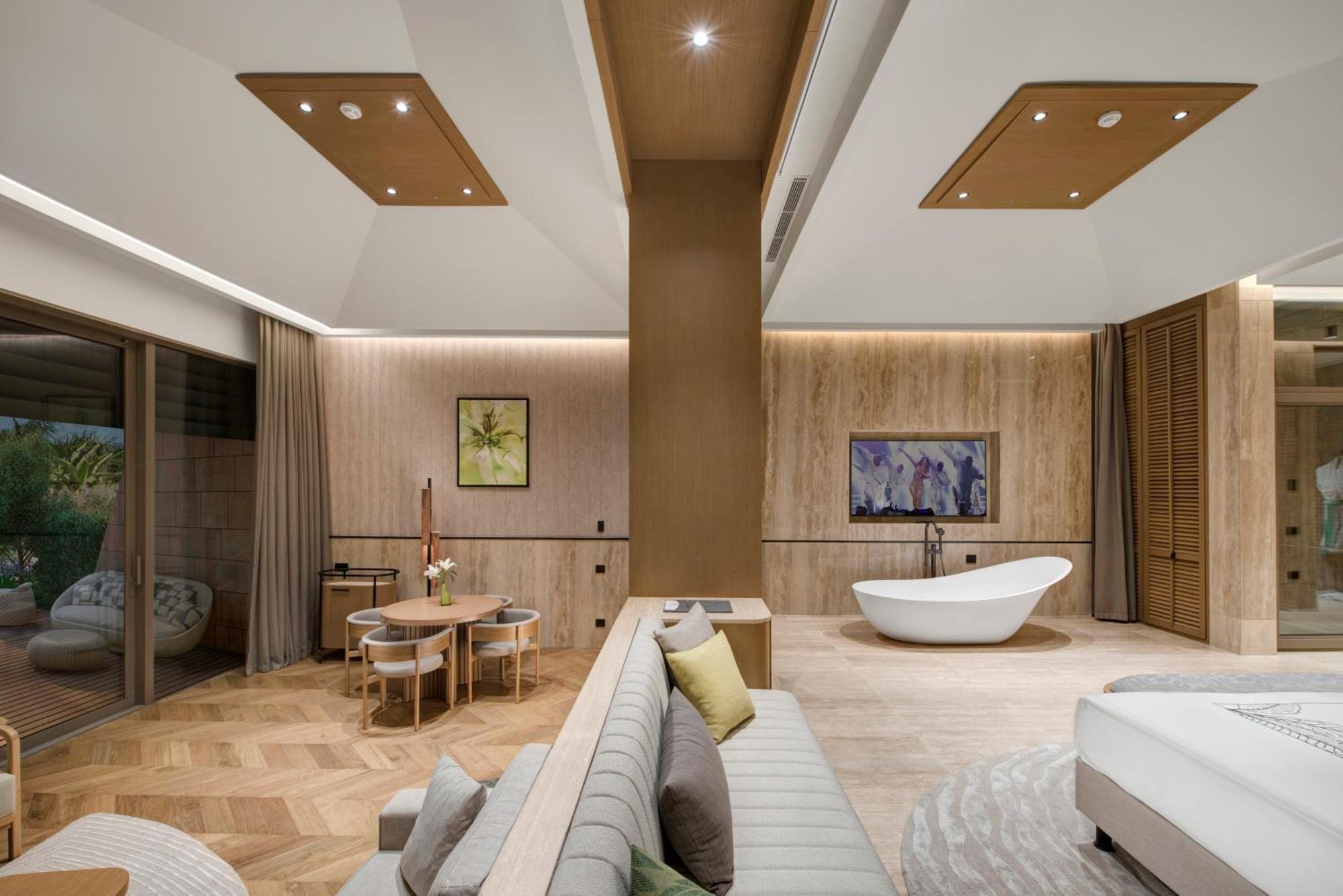 Amber Lagoon Suite