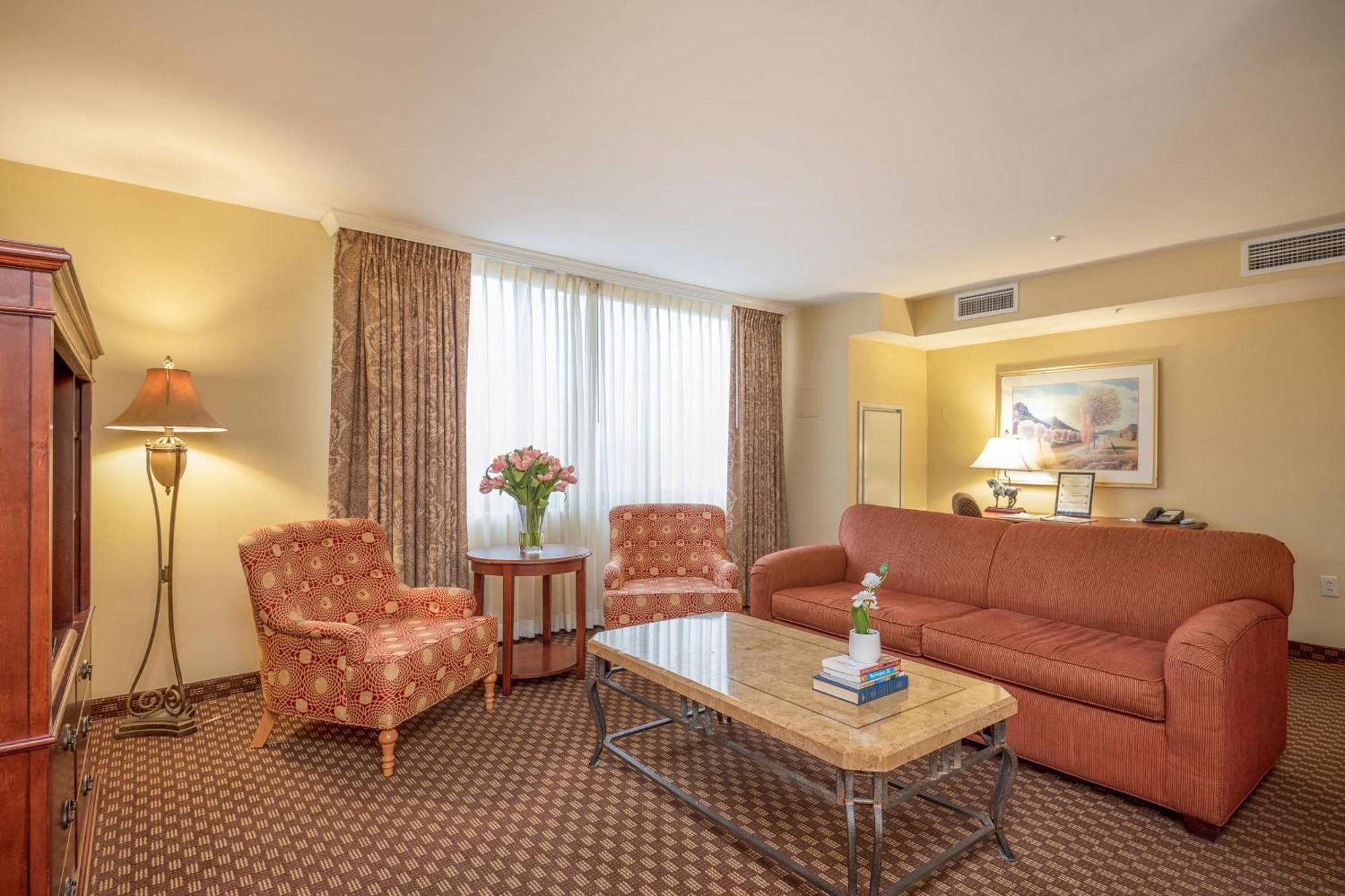 One-Bedroom Queen Suite with Two Queen Beds and Kitchen,1717020933:JPEG