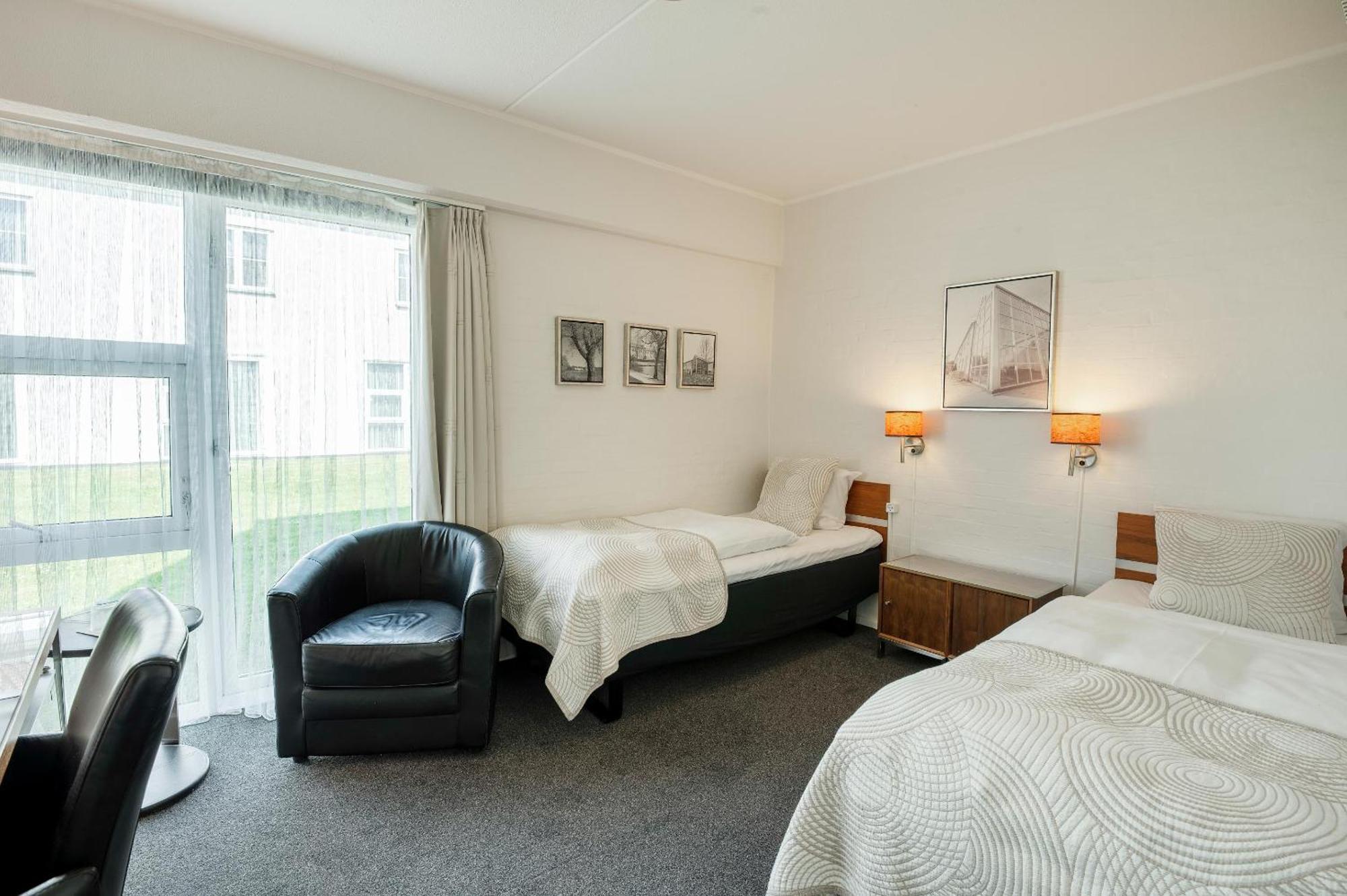 Tweepersoonskamer met 2 Aparte Bedden