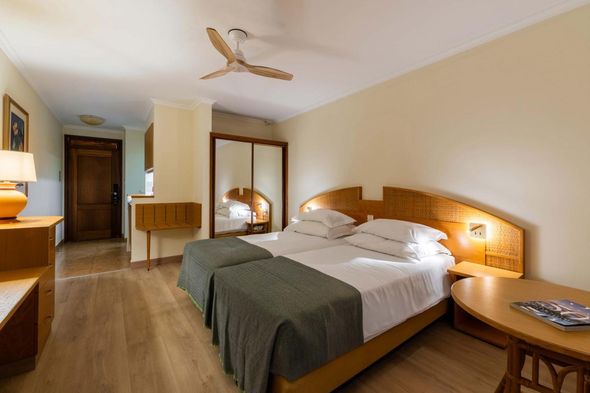 Monolocale Classic con Vista Piscina