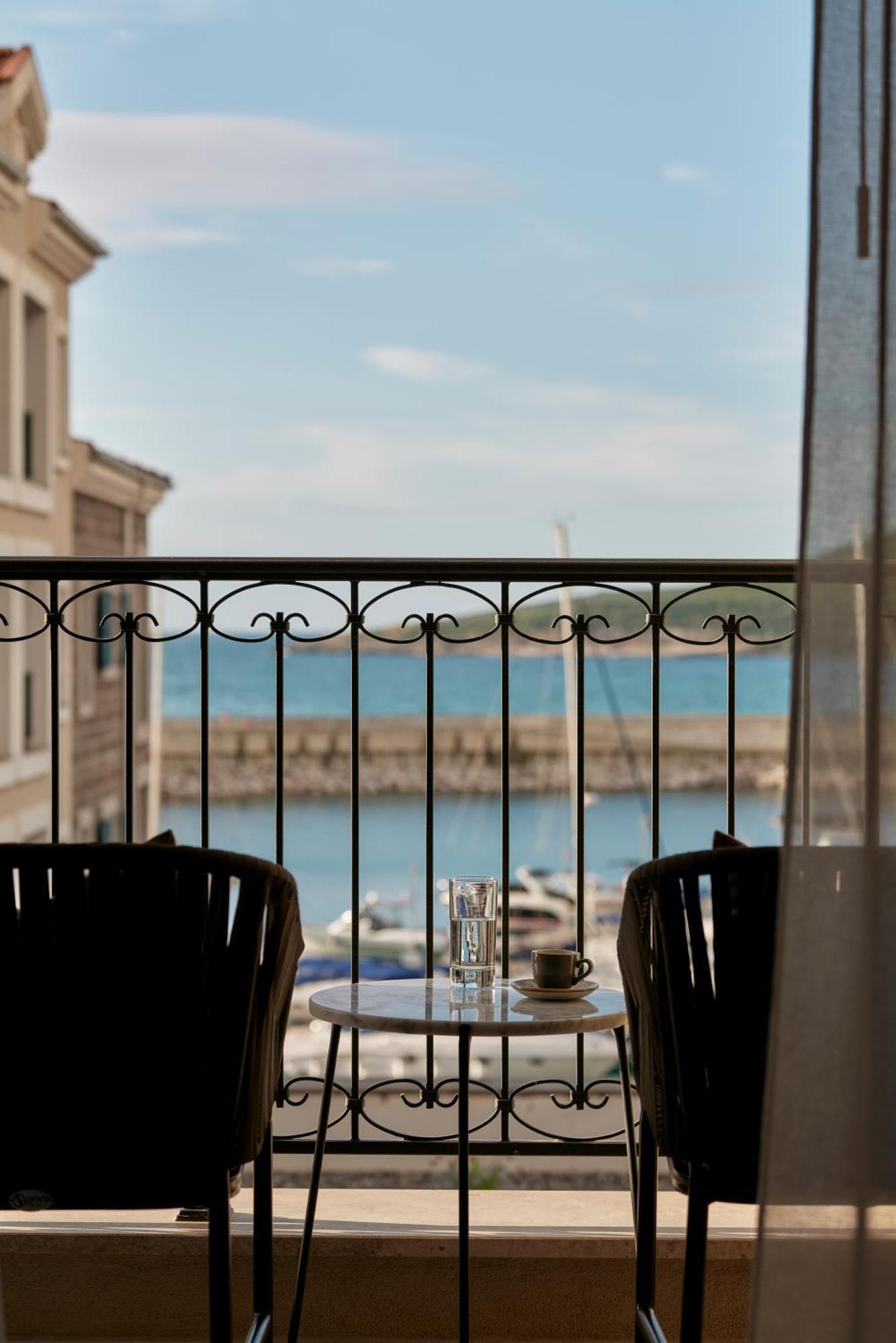 Suite de Luxe - Vue Partielle sur Mer