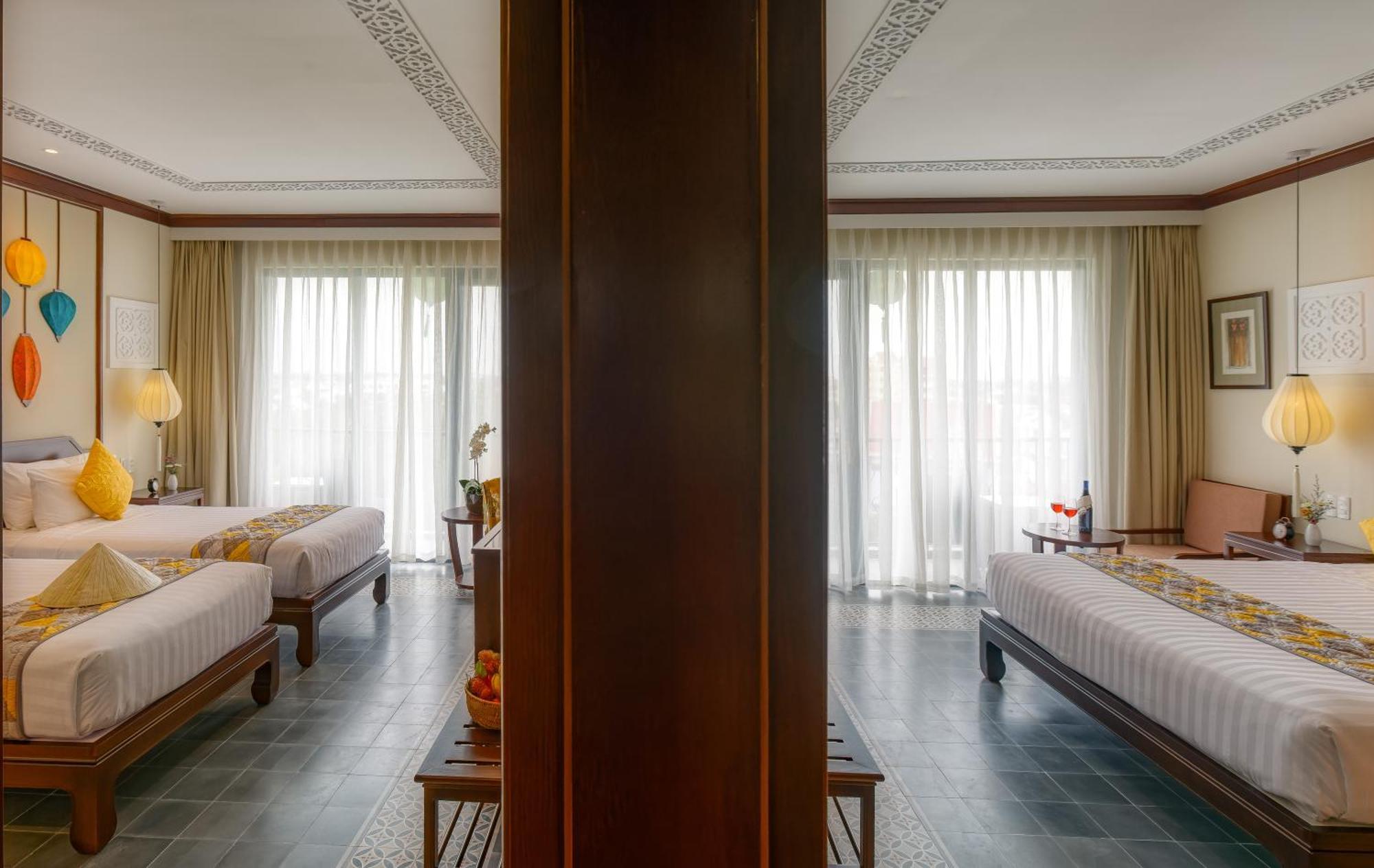 Savvy Family Connecting Suite, Bathtub, Balcony with Riverside View,1687527478:JPEG