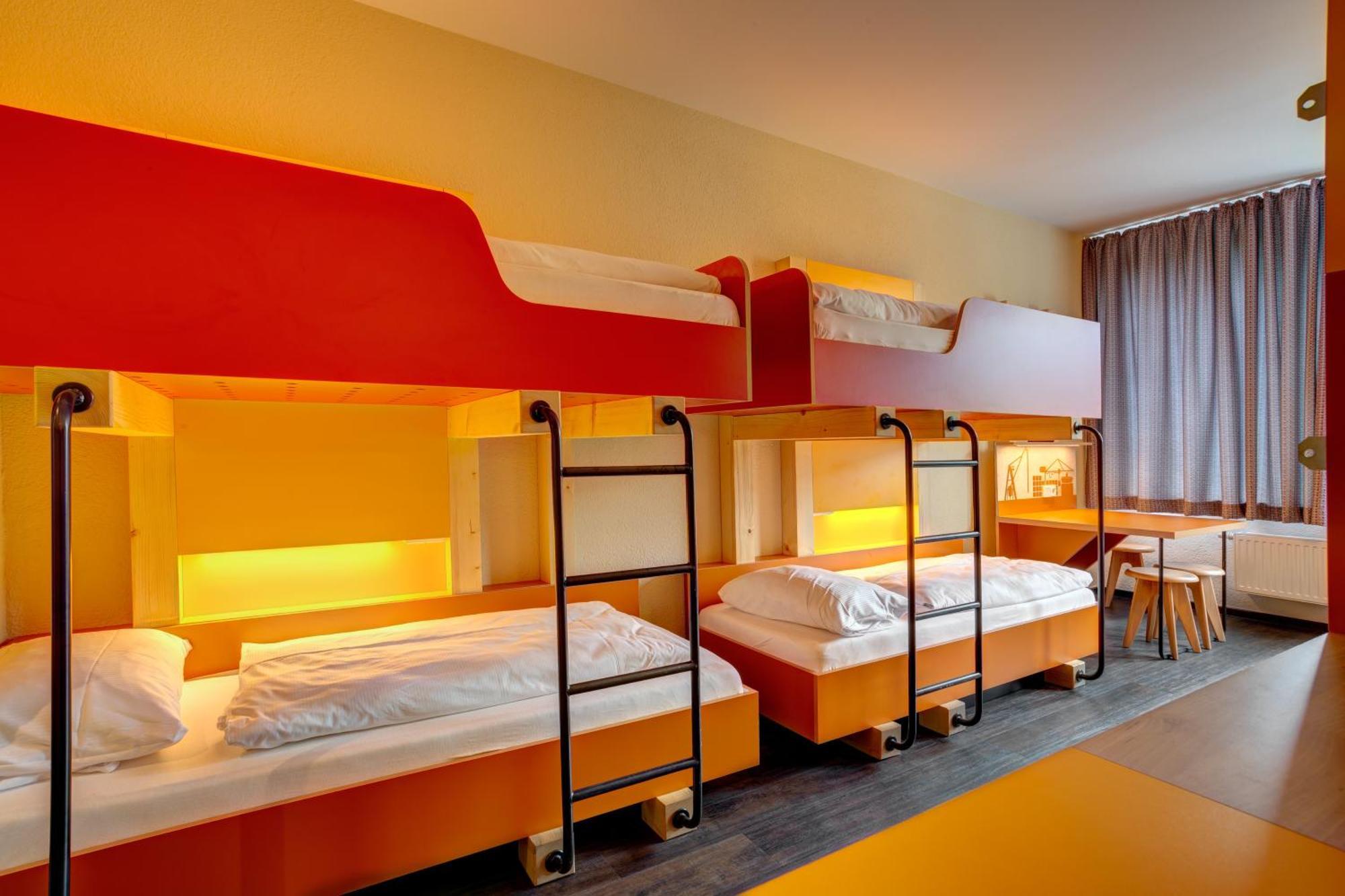 Bed 8-Bed Mixed Dormitory Room