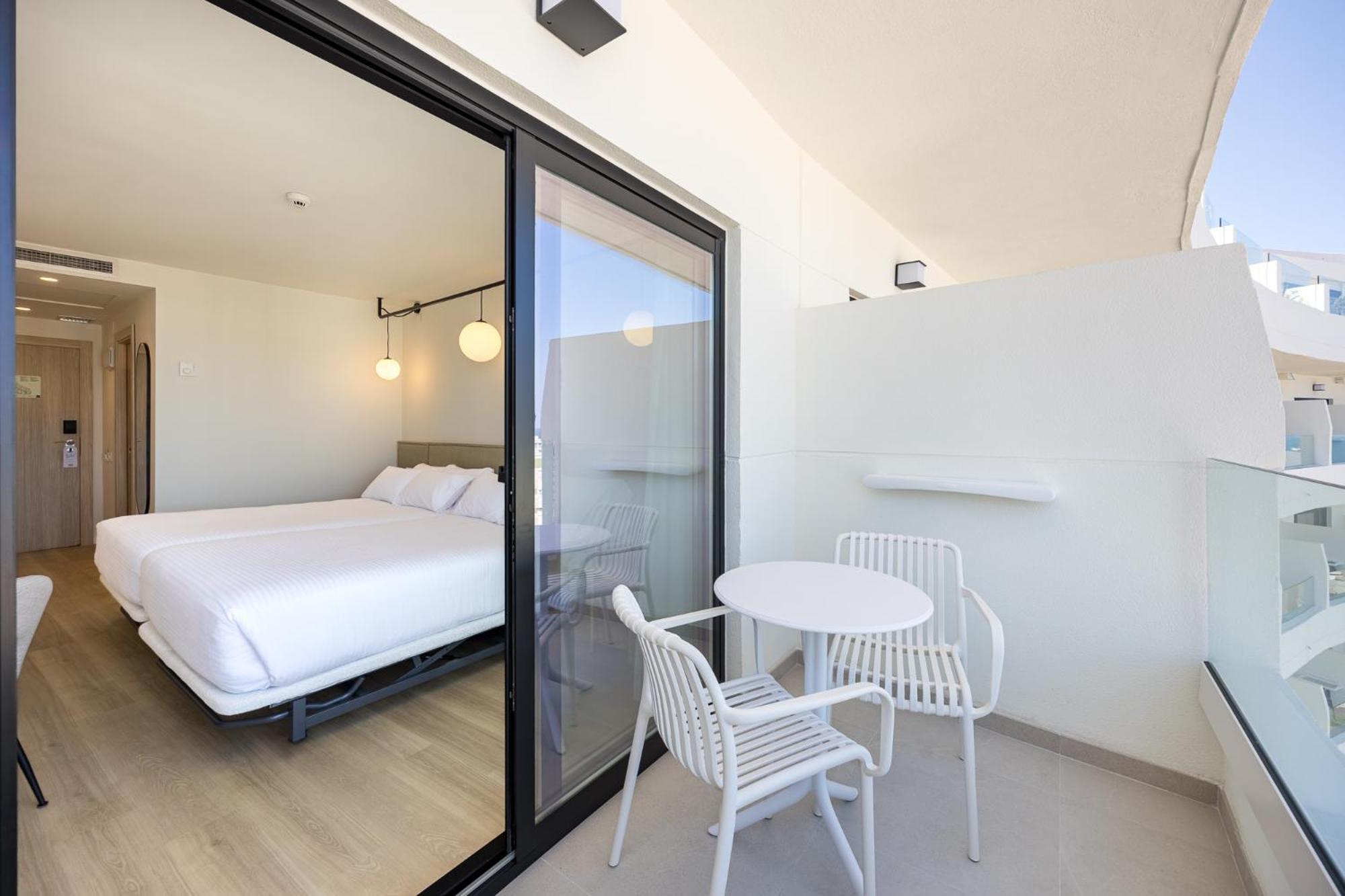 Habitación Cuádruple (2 adultos + 2 niños)
