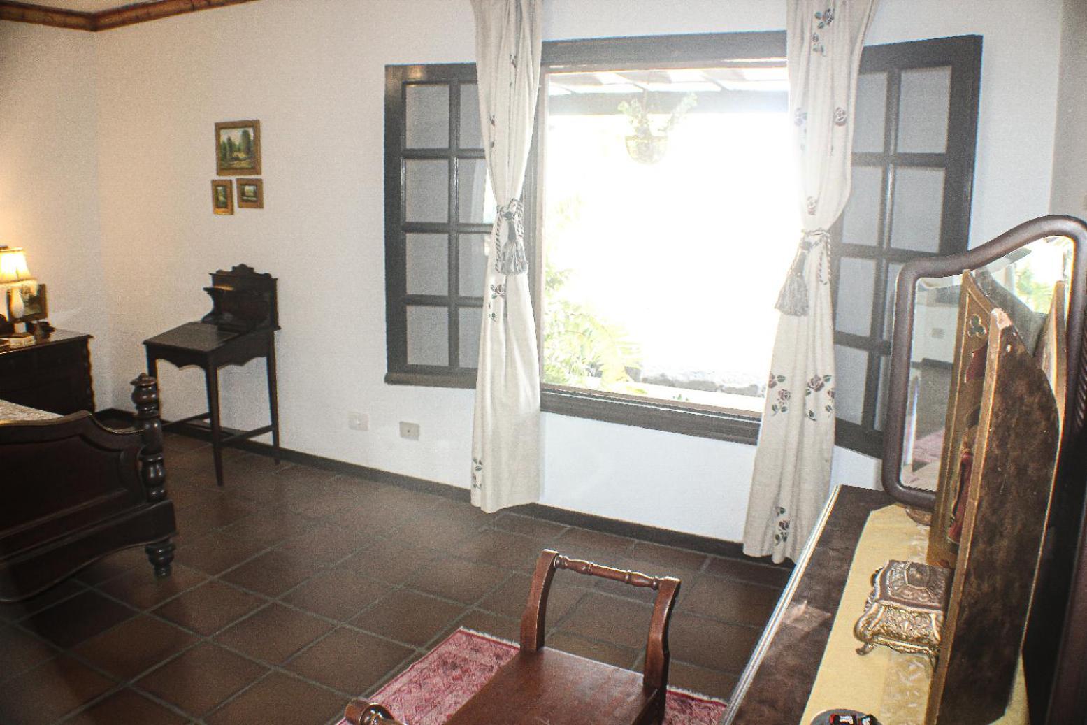 Standard Twin Room with Shared Bathroom