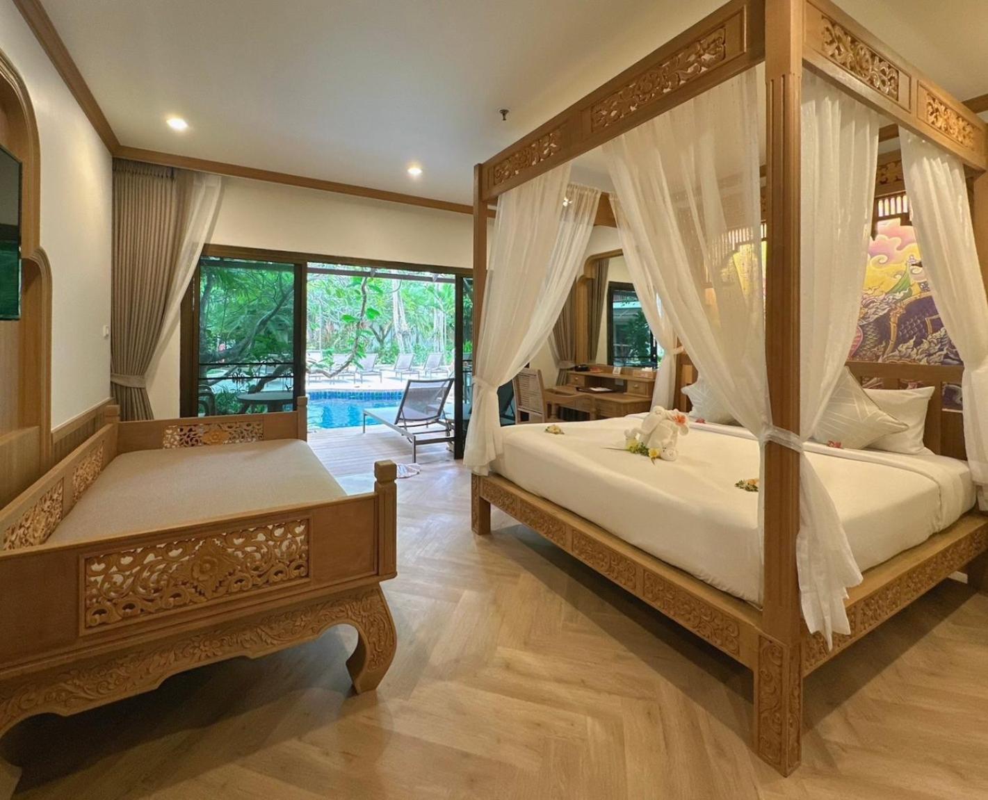 Deluxe Double or Twin Room Pool Access