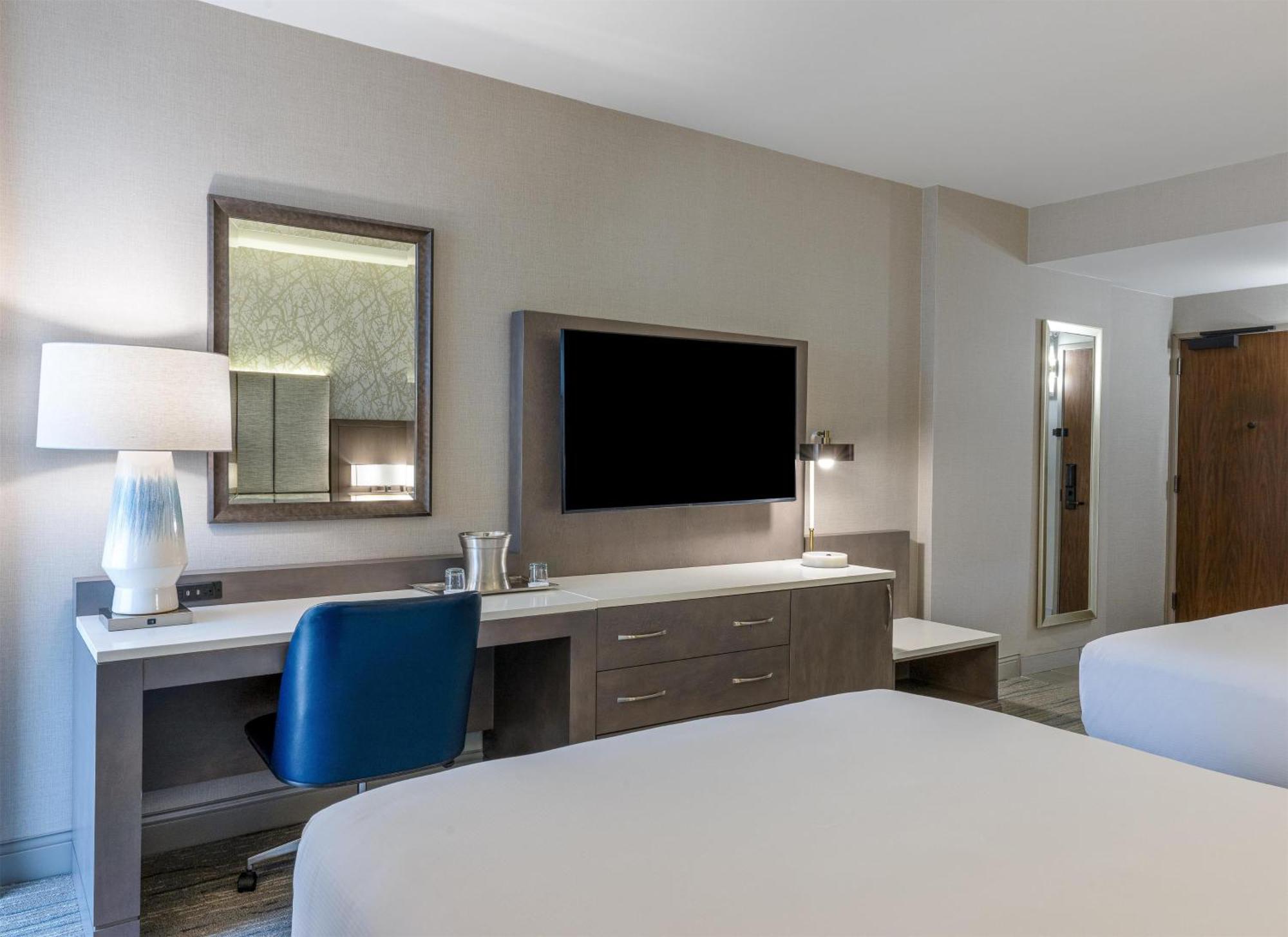 Queen Room with Two Queen Beds - Hearing Access