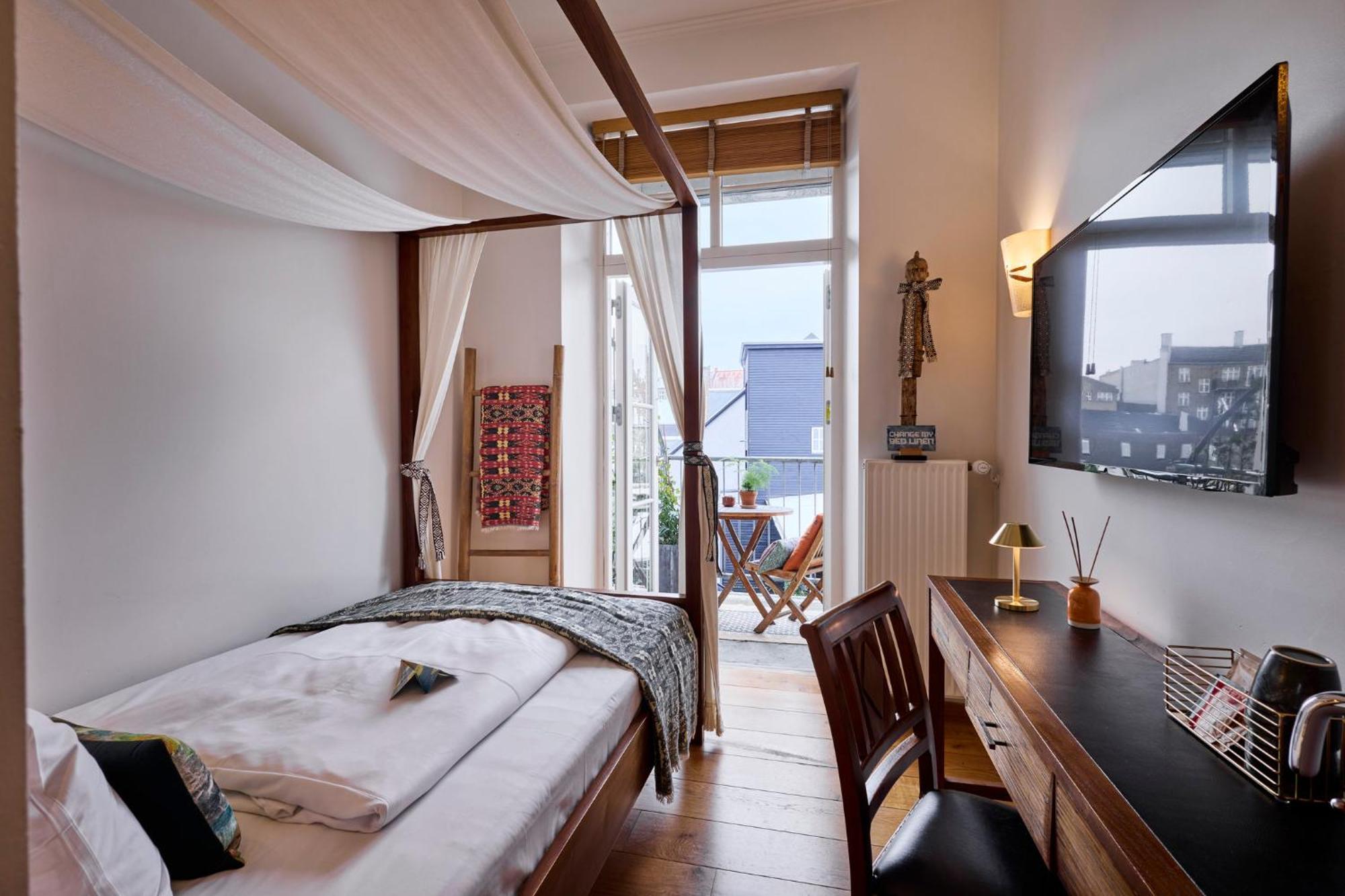 Single Room with Balcony,1697774292:JPEG