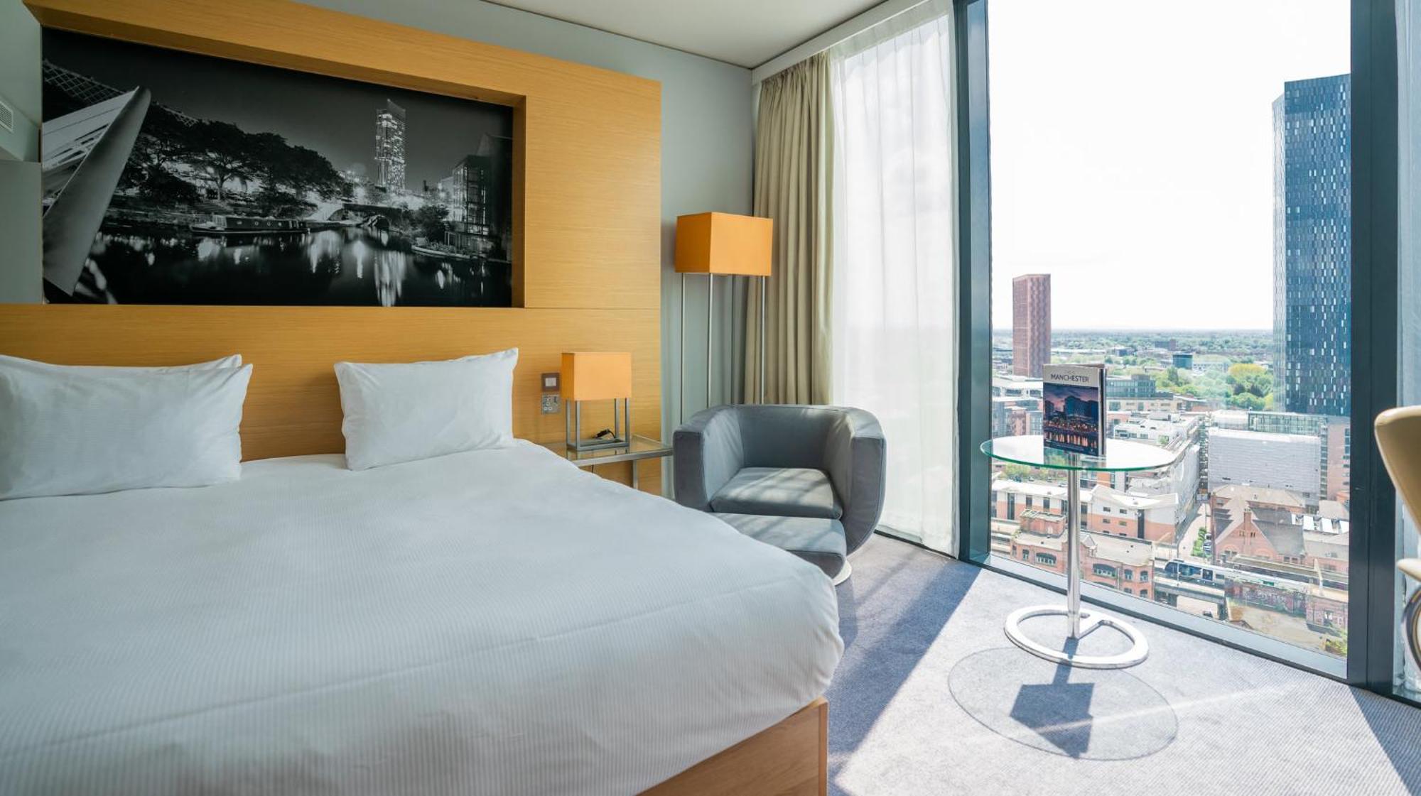 Quarto Clássico com Cama Queen-size ou 2 de Solteiro e Vista da Cidade