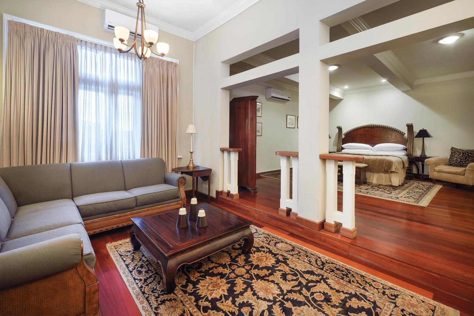 King Suite Spa Bath Terrace Mountain View Non-Smoking