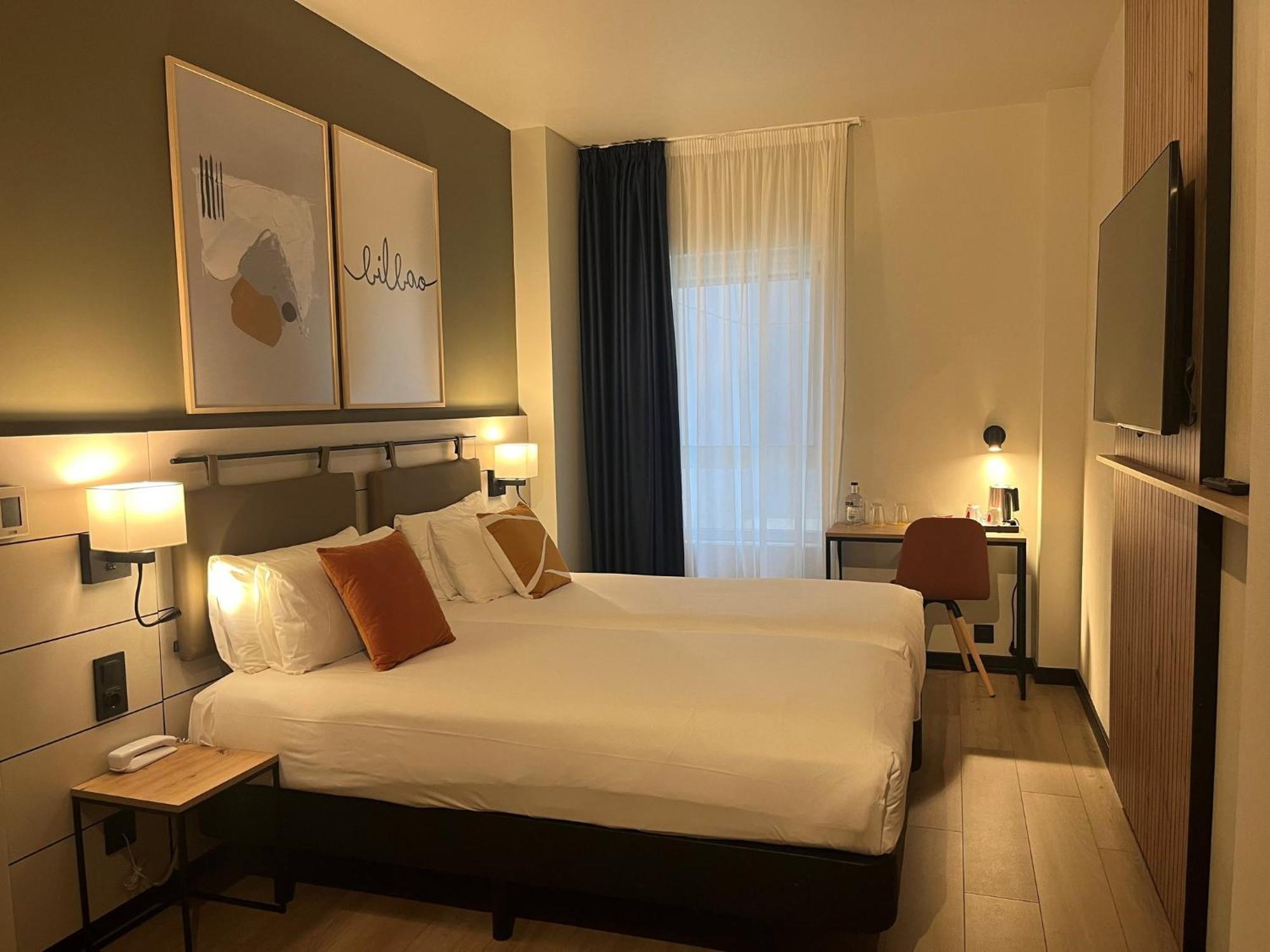 Standard Twin Room Two Twin Beds