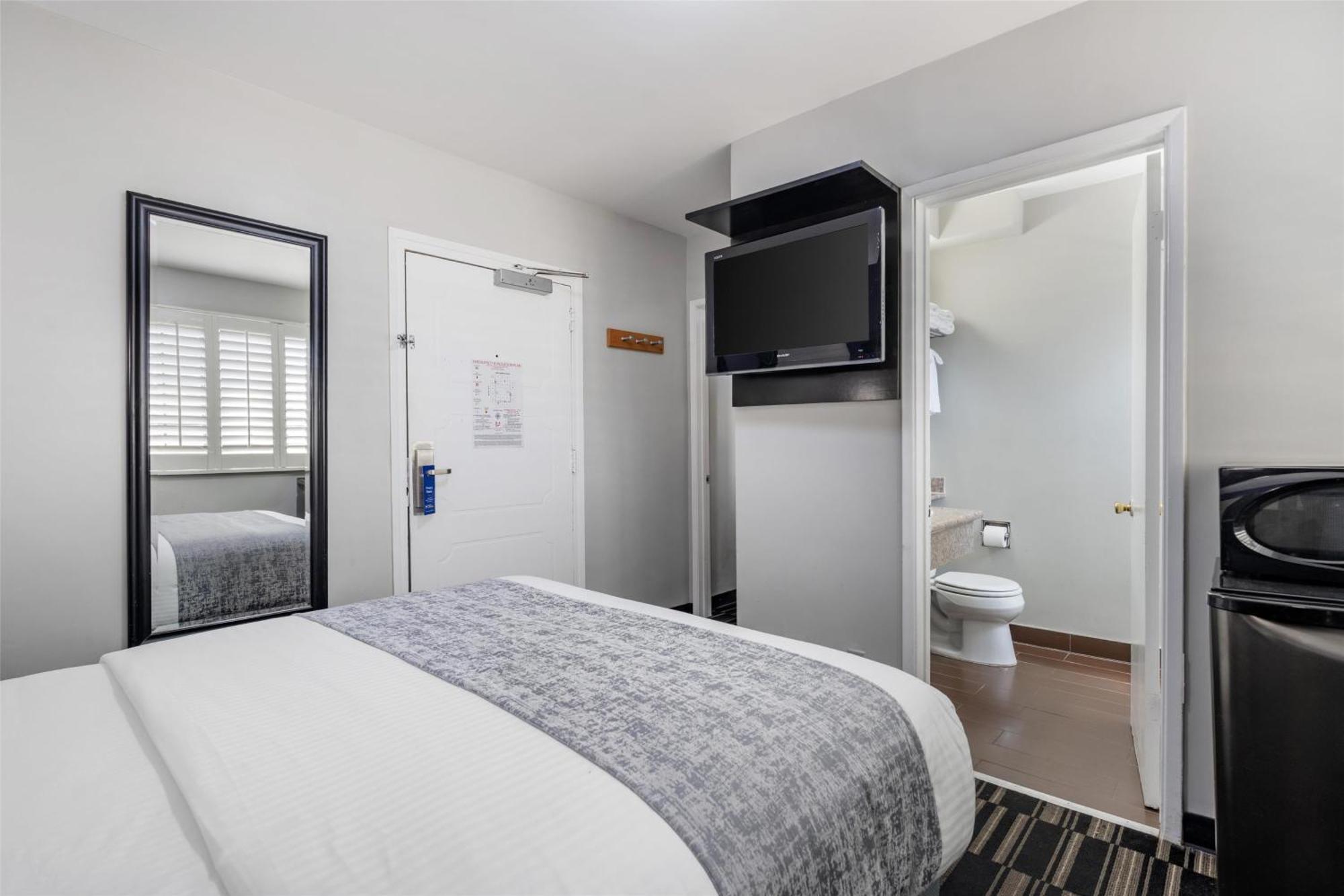 Family Suite Two Queen Beds