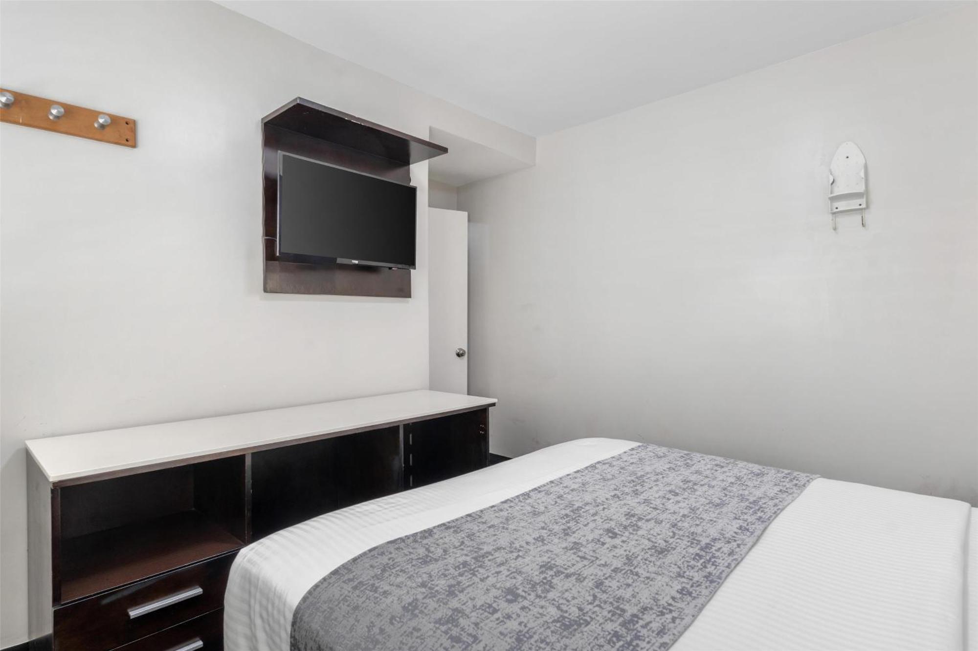 Family Suite Two Queen Beds