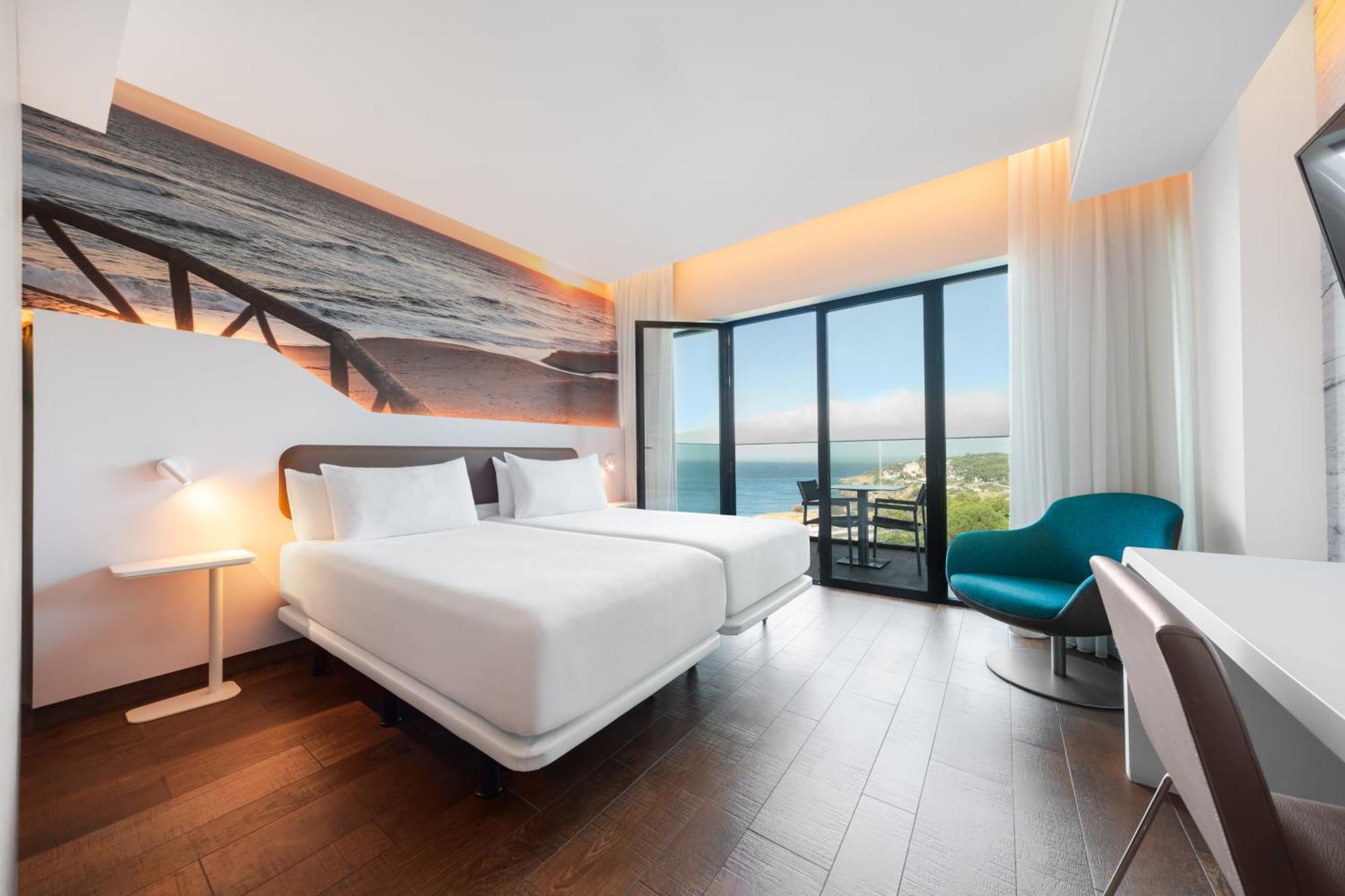 Queen or Twin Room Balcony Sea View