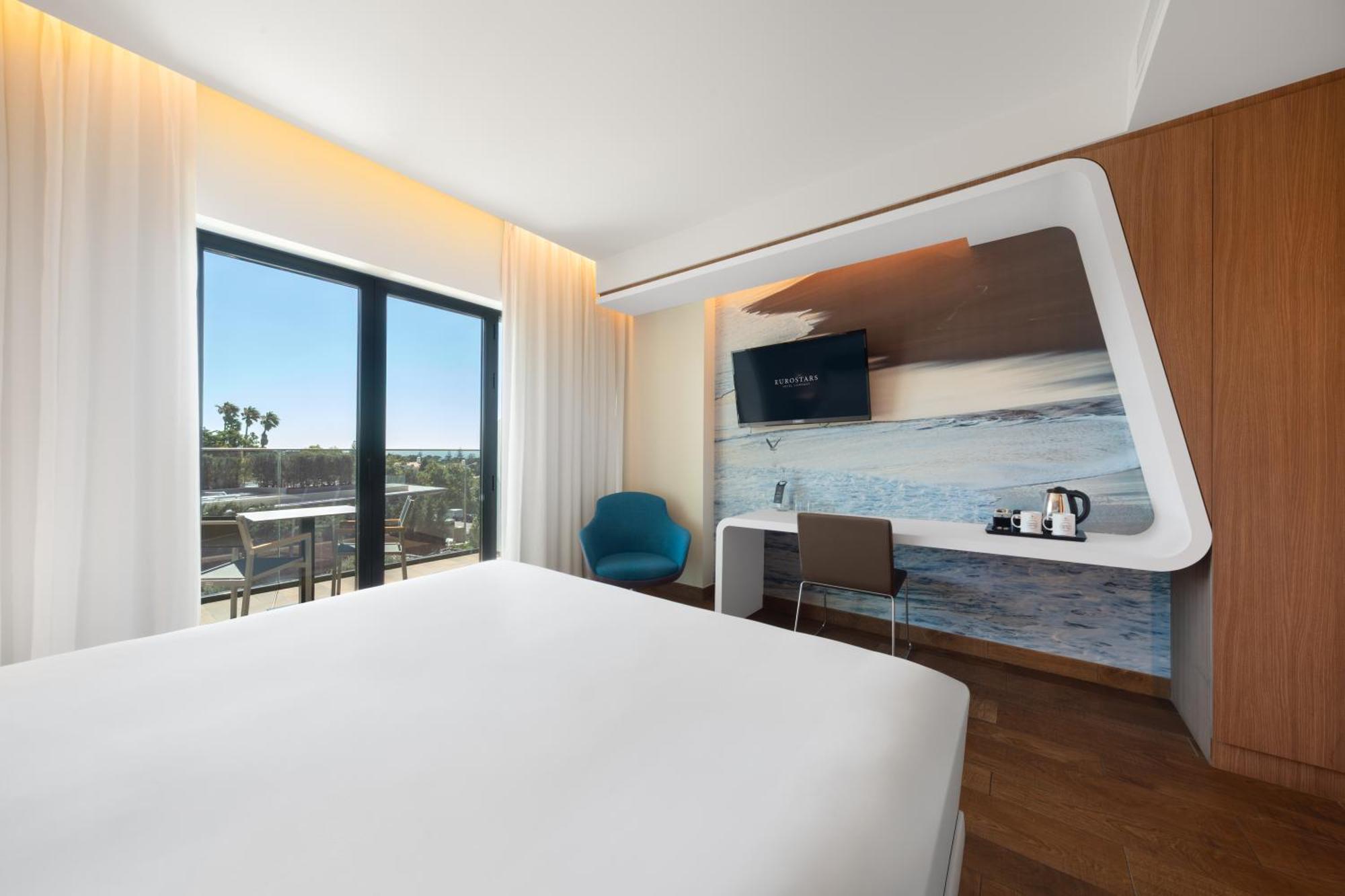 Double or Twin Room Balcony