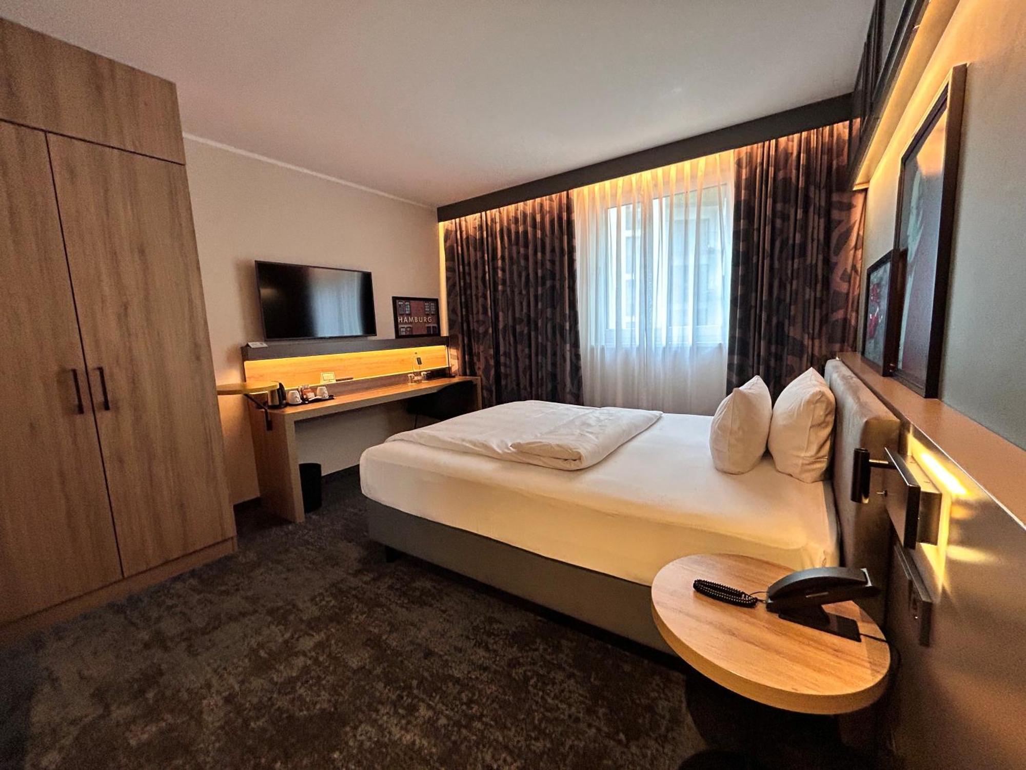 Double Room Mobility Access Roll Shower