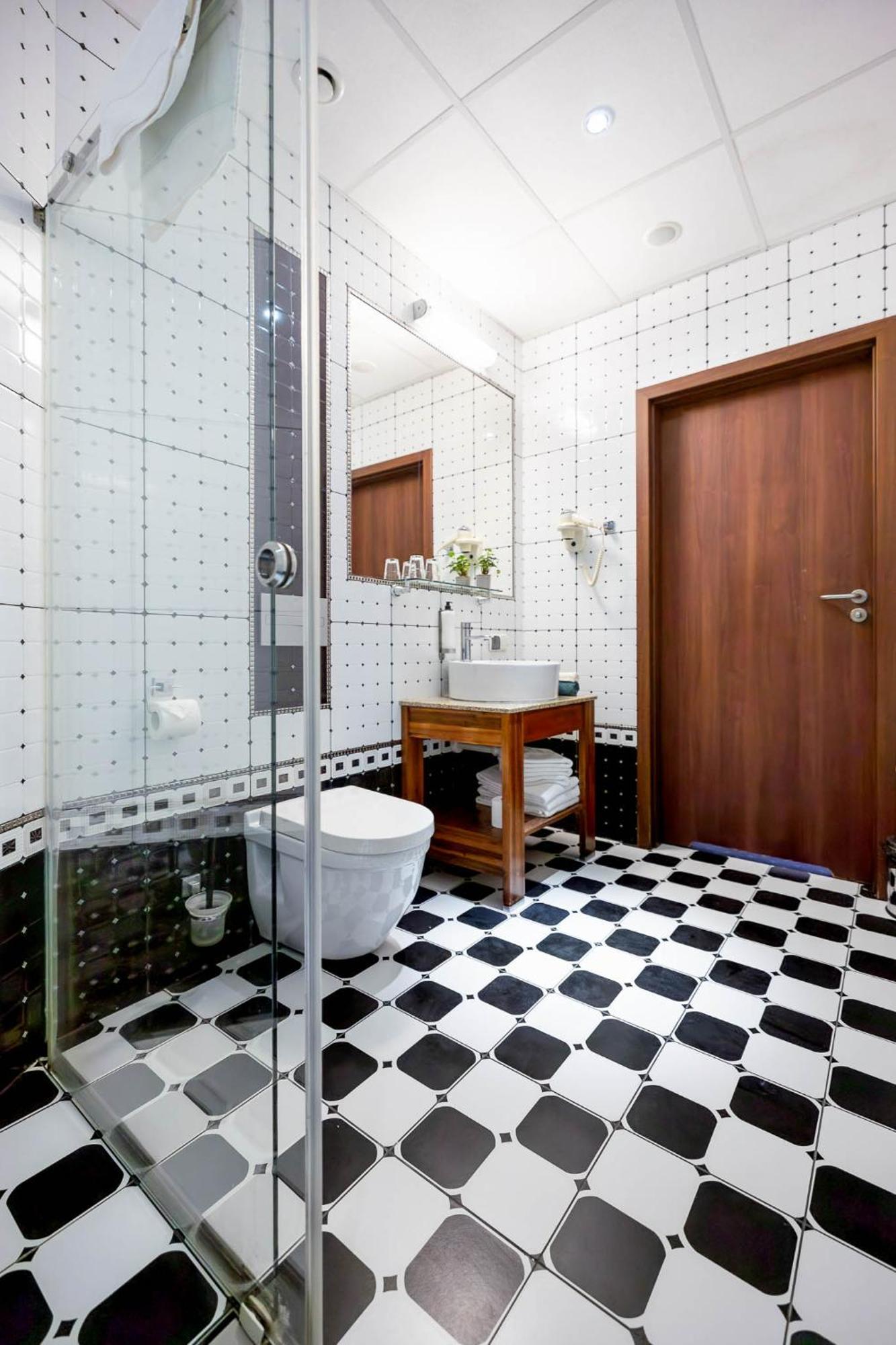 Single Room,1703573651:JPEG