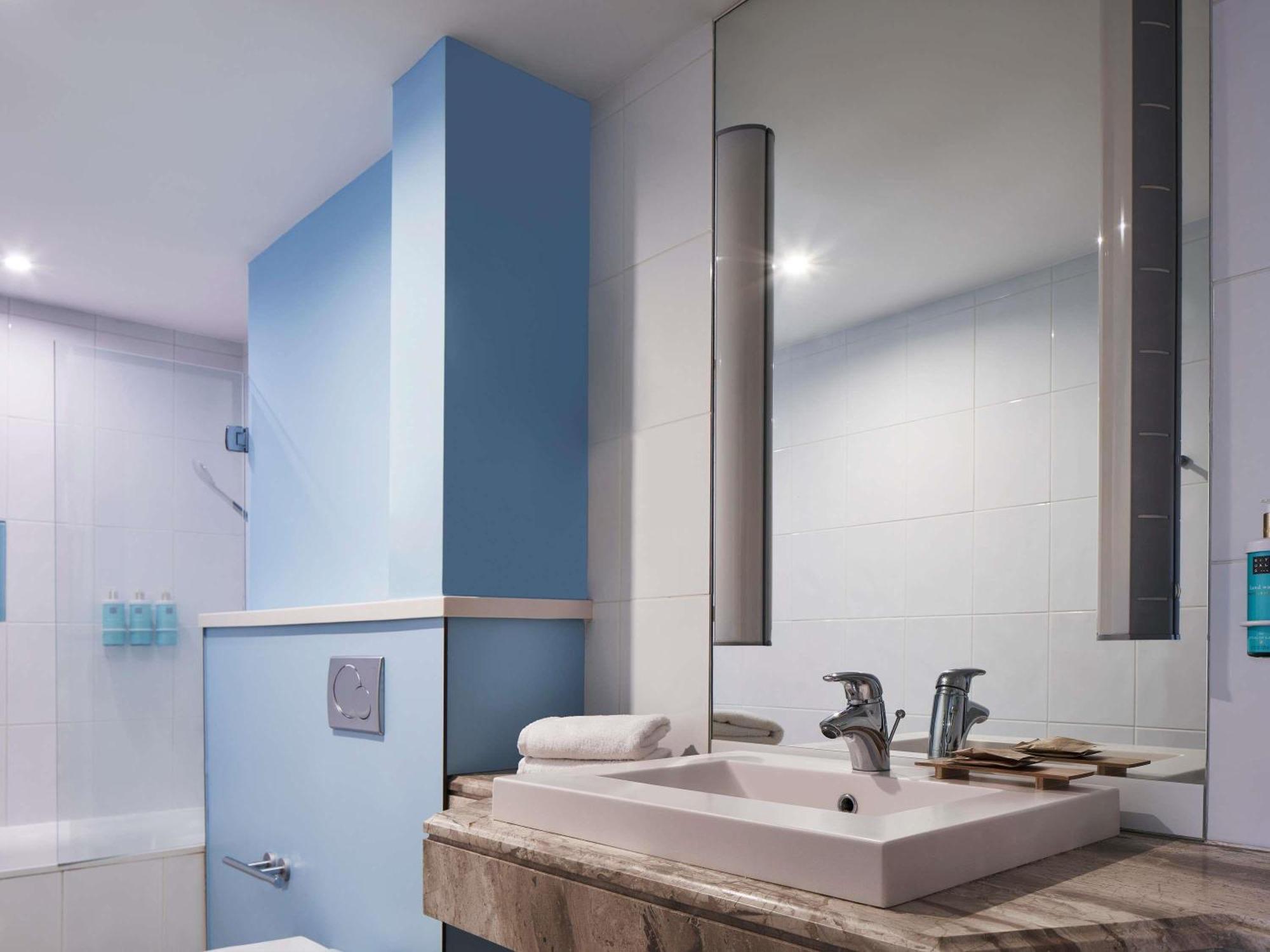 Executive Room With Balcony, 1 double bed or 1 double bed with sofa bed,1704846144:JPEG