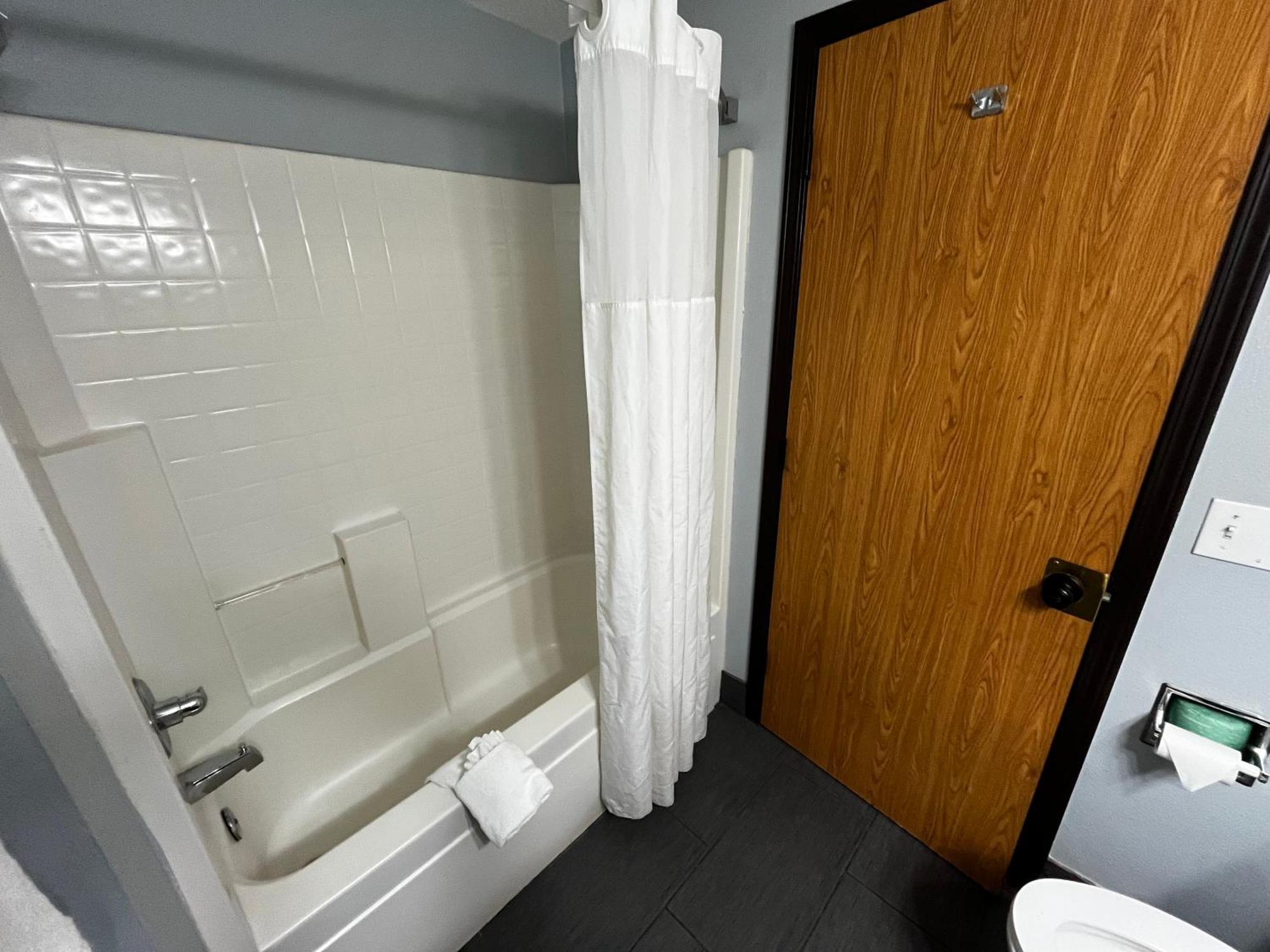 King Room - Non-Smoking,1705576257:JPEG