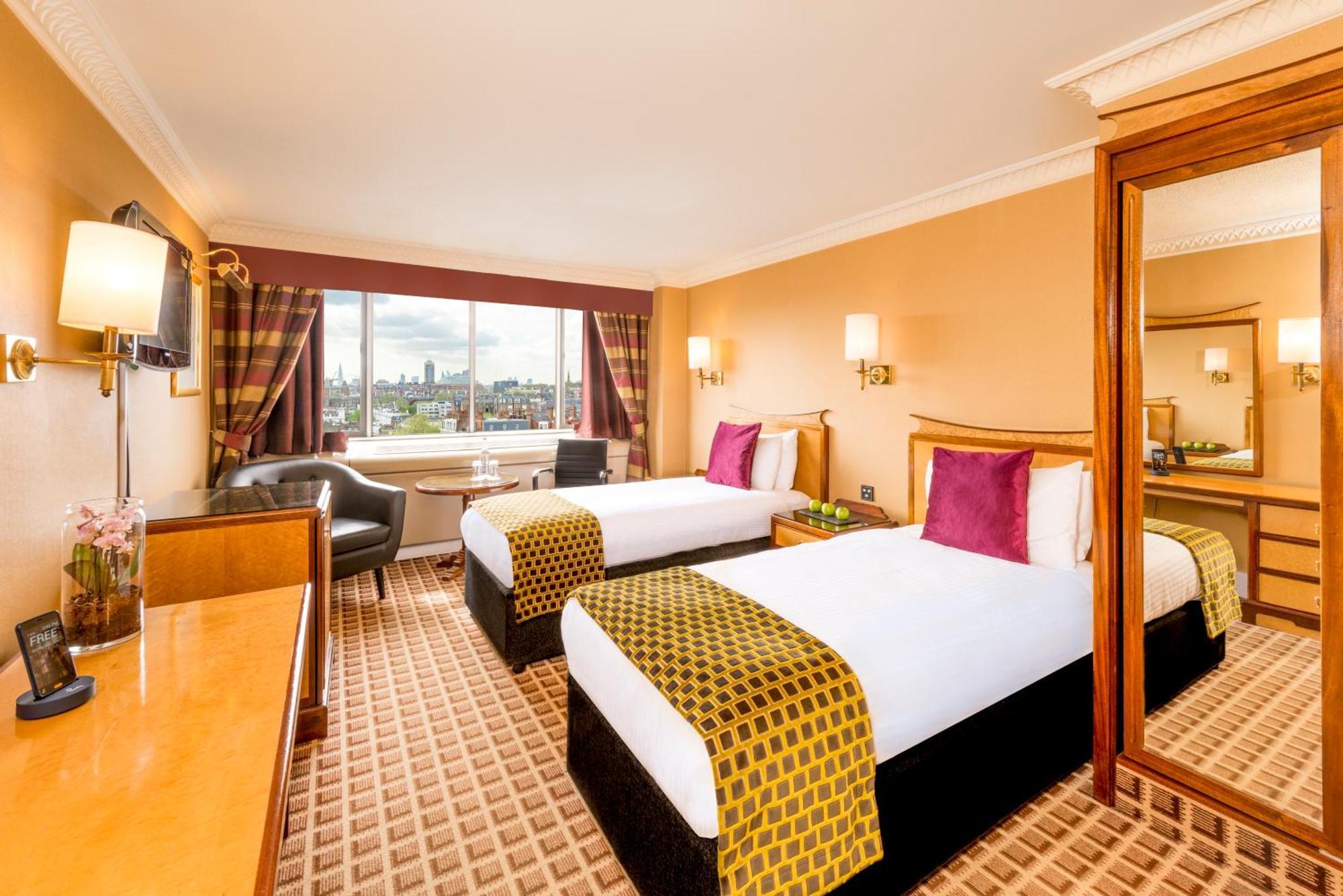Club Twin Room