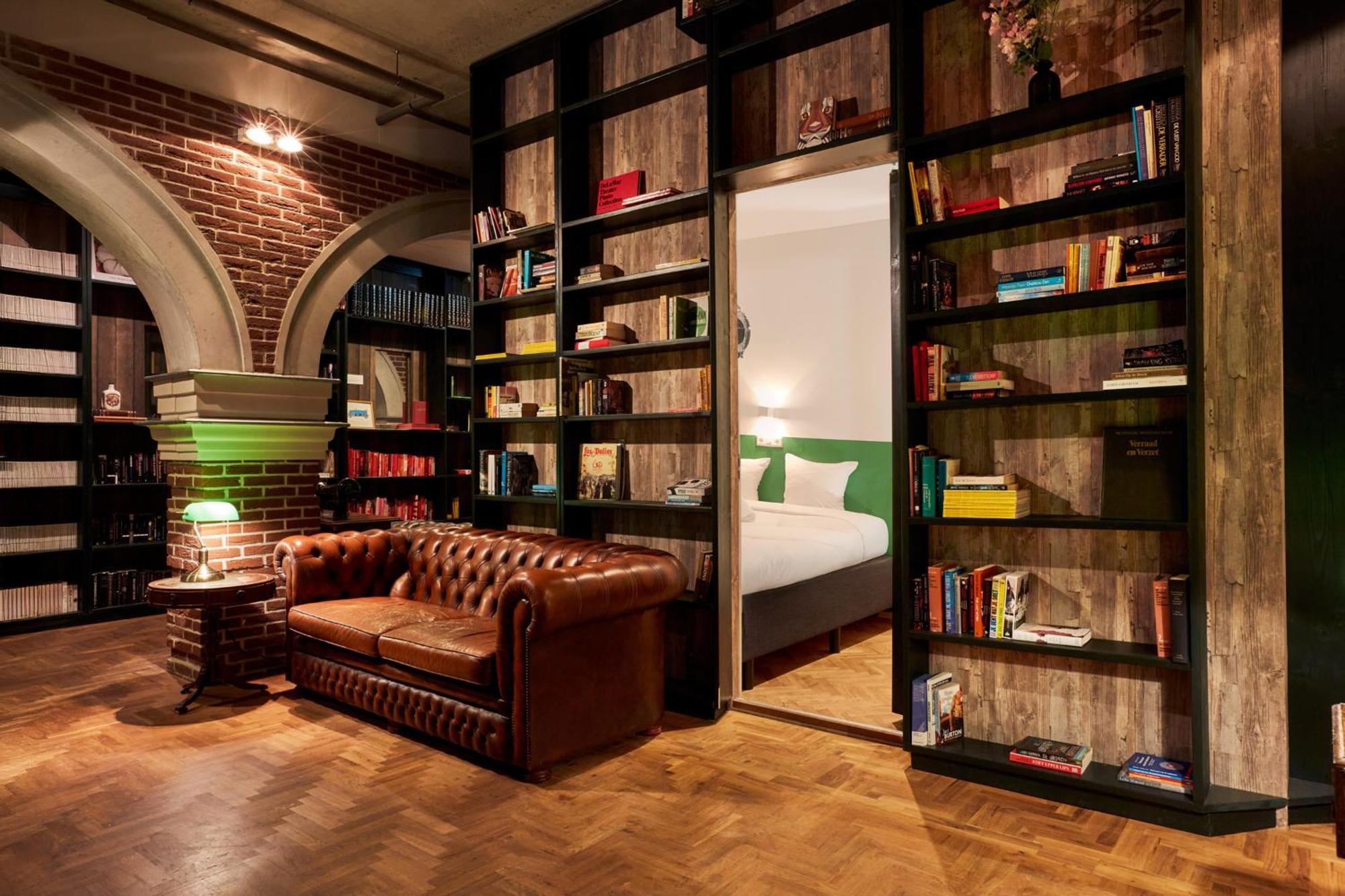 Secret Bookcase M,1706865270:JPEG