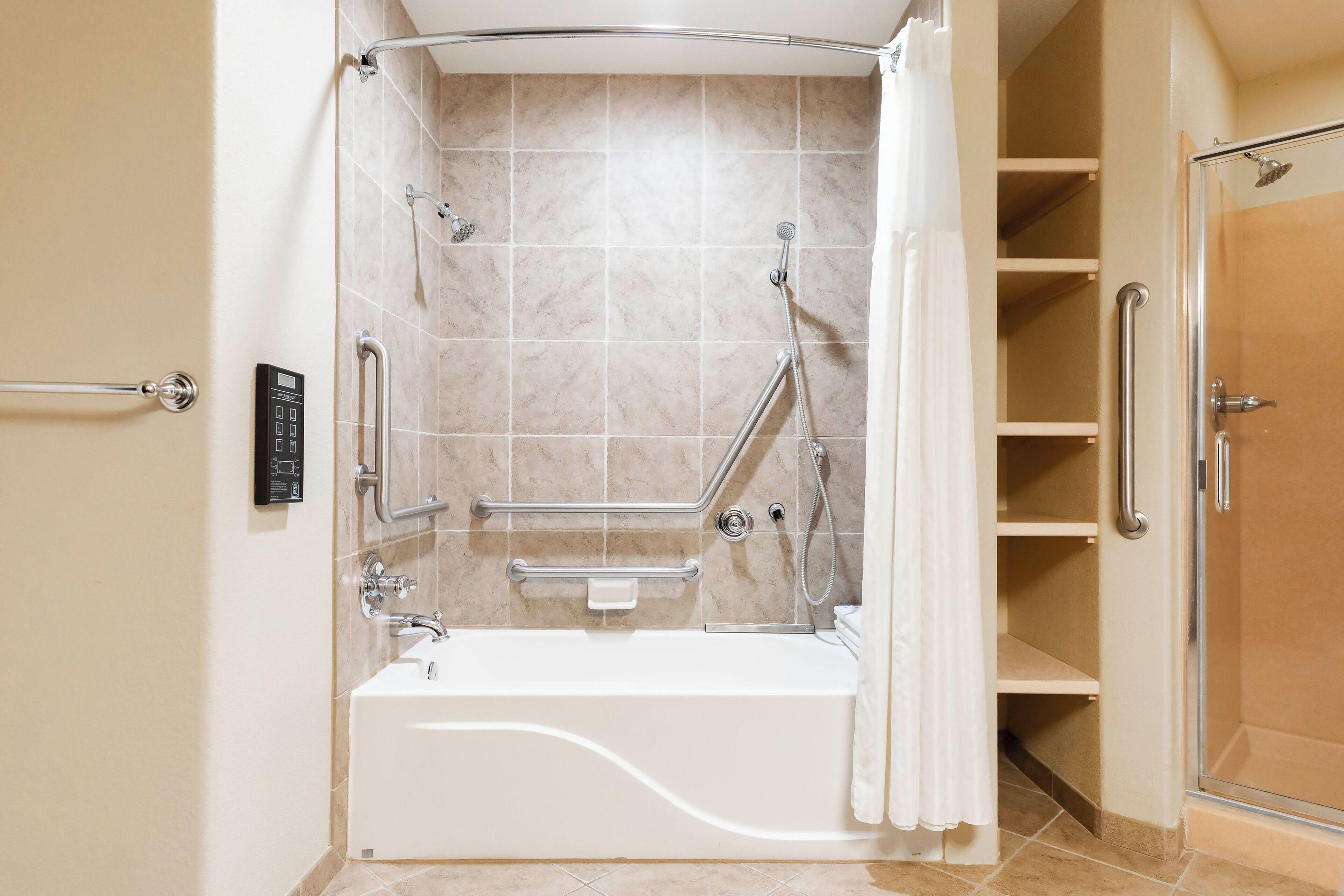 1 BEDROOM 1 KING SUITE ACCESSIBLE TUB,1756507823:JPEG