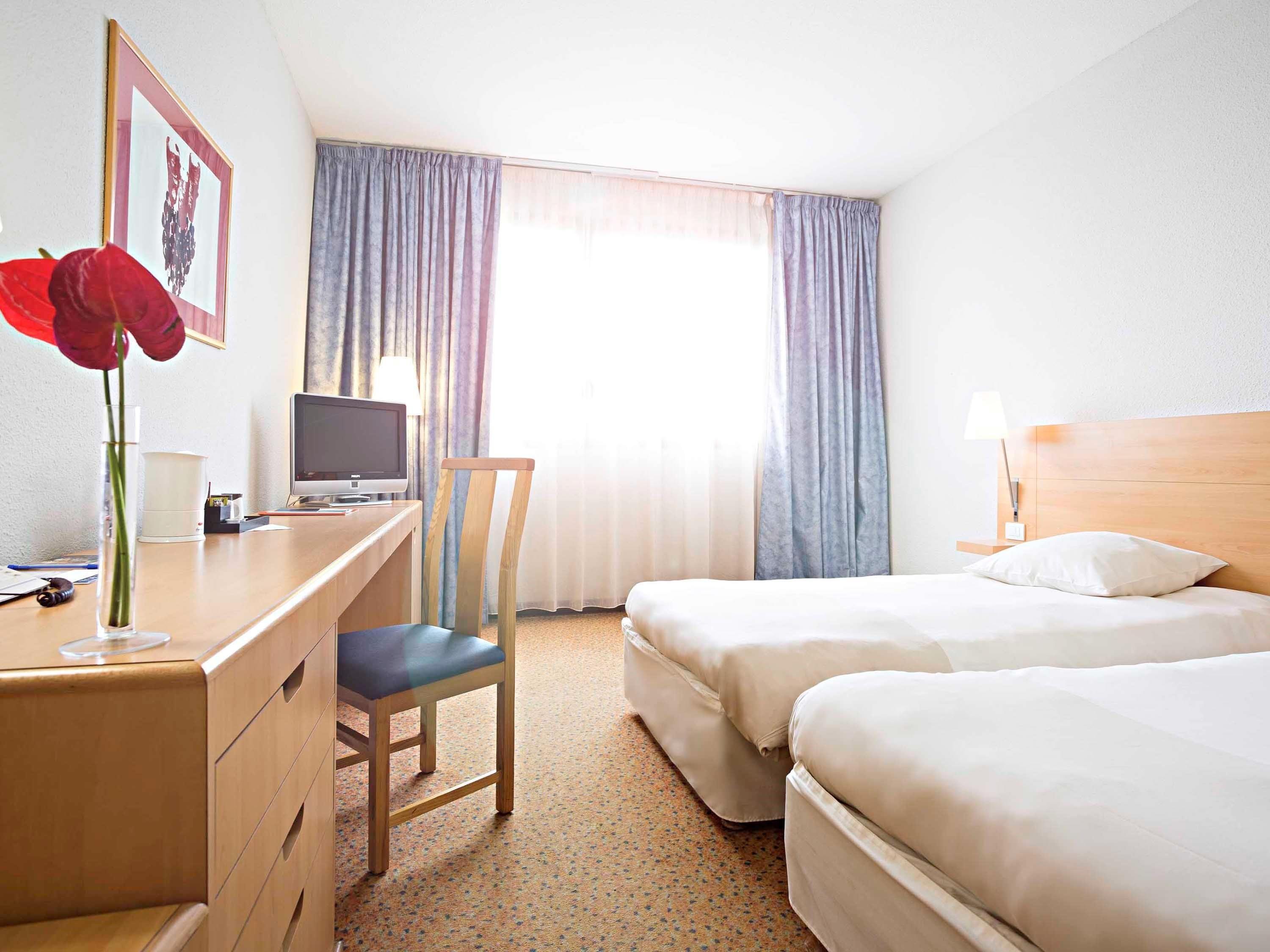 Twin Room,1716986429:JPEG