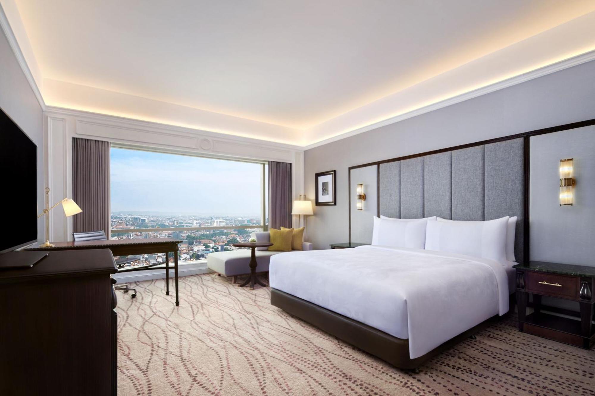 Premium King Room Skyline View