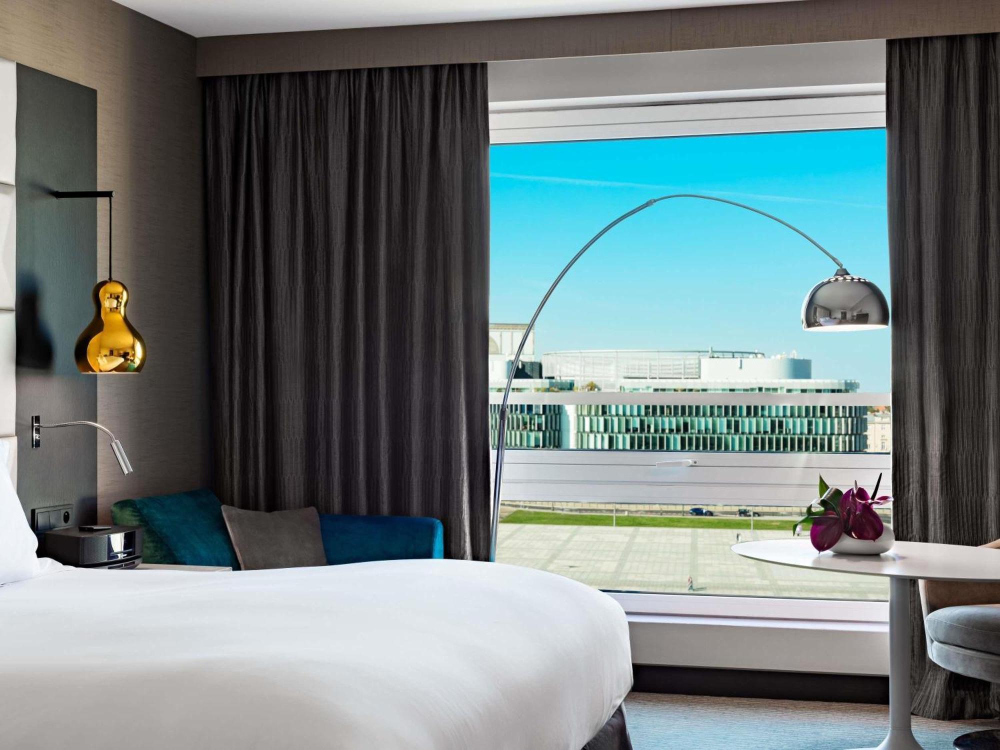 Habitación de lujo con vistas y cama extragrande