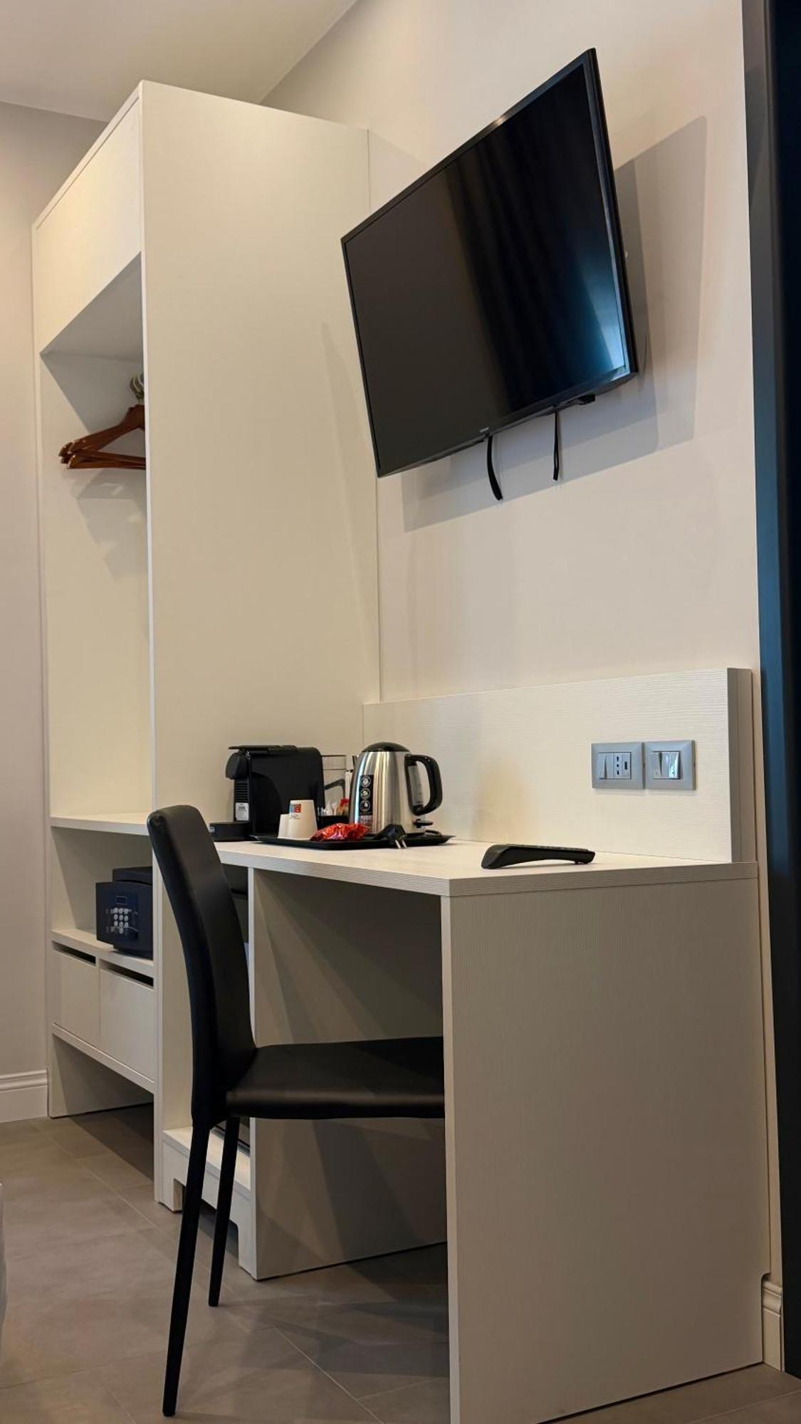 Business Double or Twin Room,1716986716:JPEG
