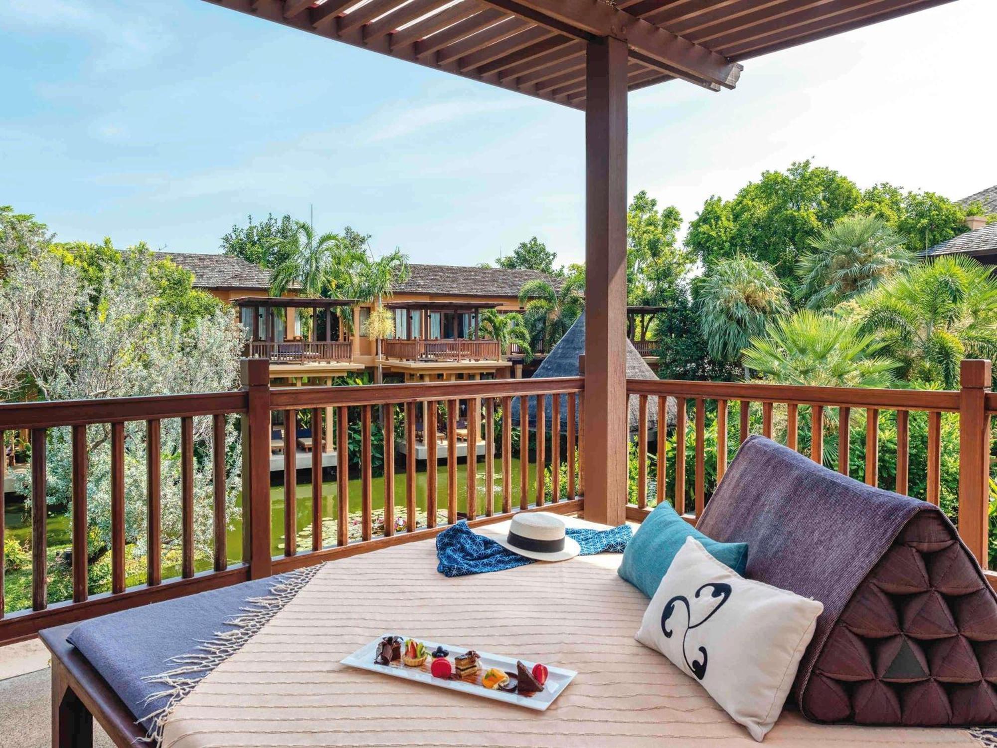 King Suite with Terrace and Lagoon View,1730019451:JPEG