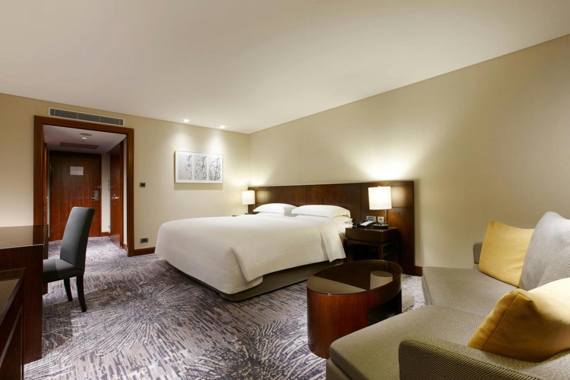 Premier King Room