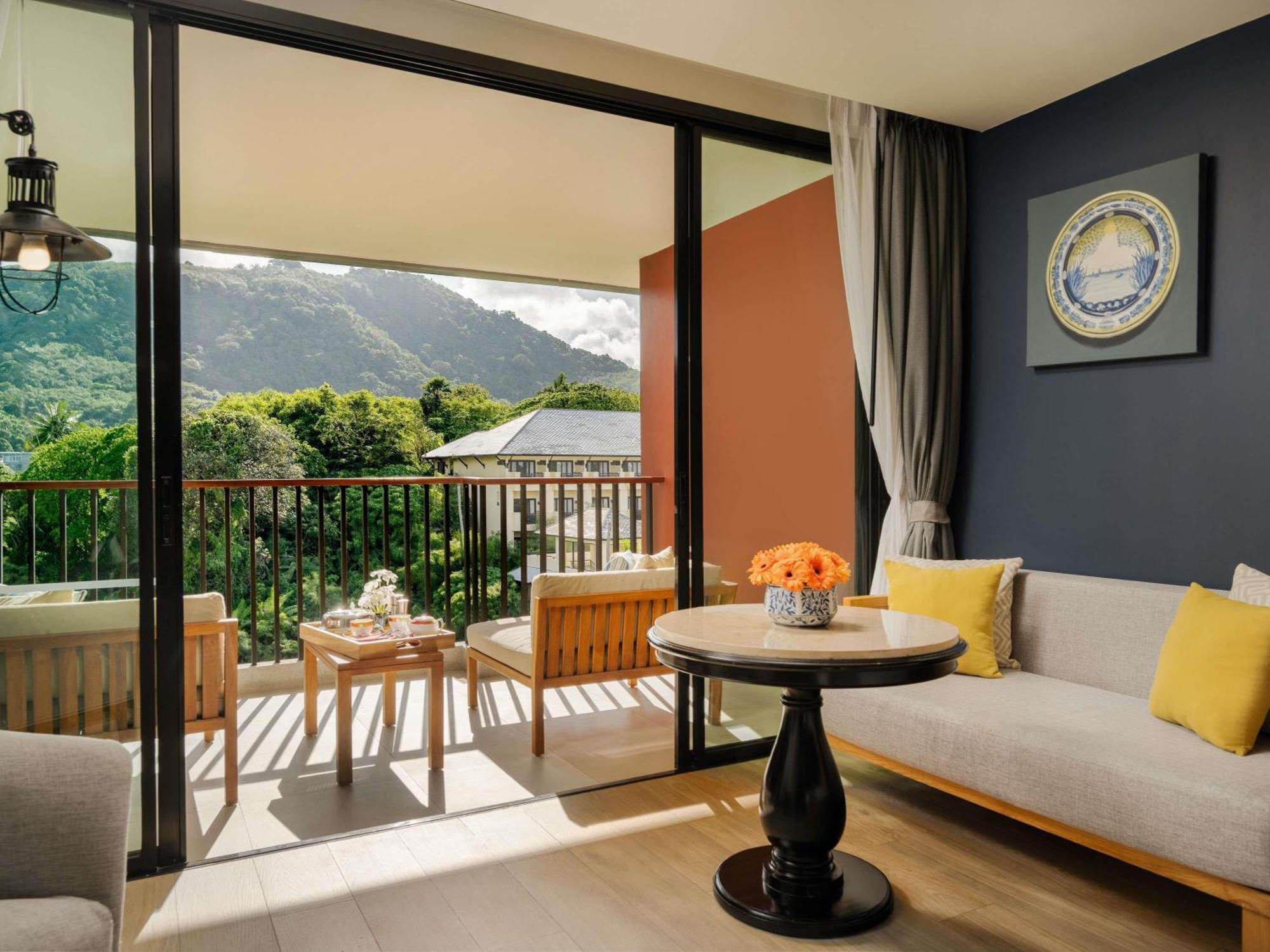 Deluxe Room, Mountain View, 1 King Bed, Balcony,1717139552:JPEG