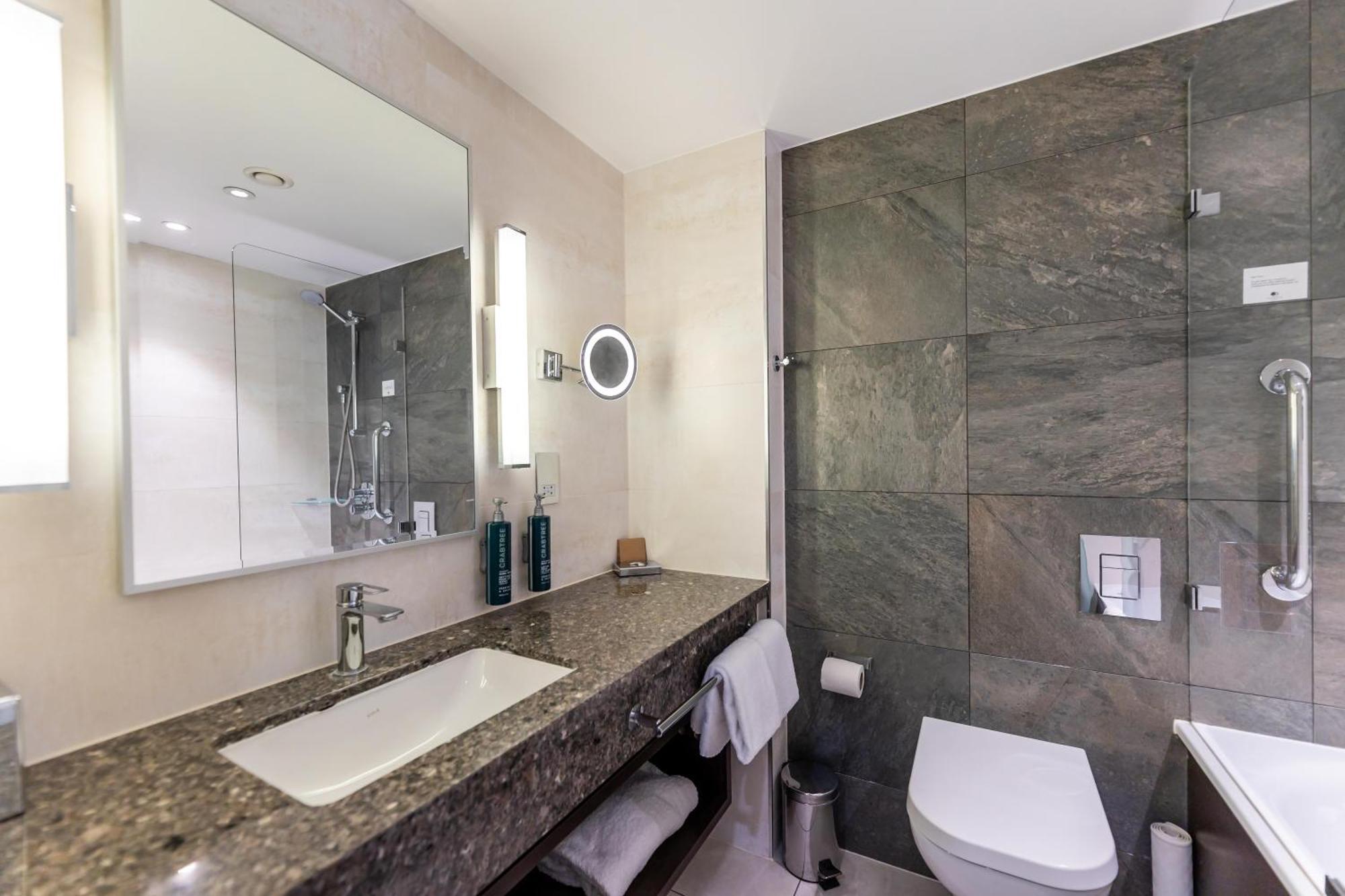 Twin Room,1722889166:JPEG