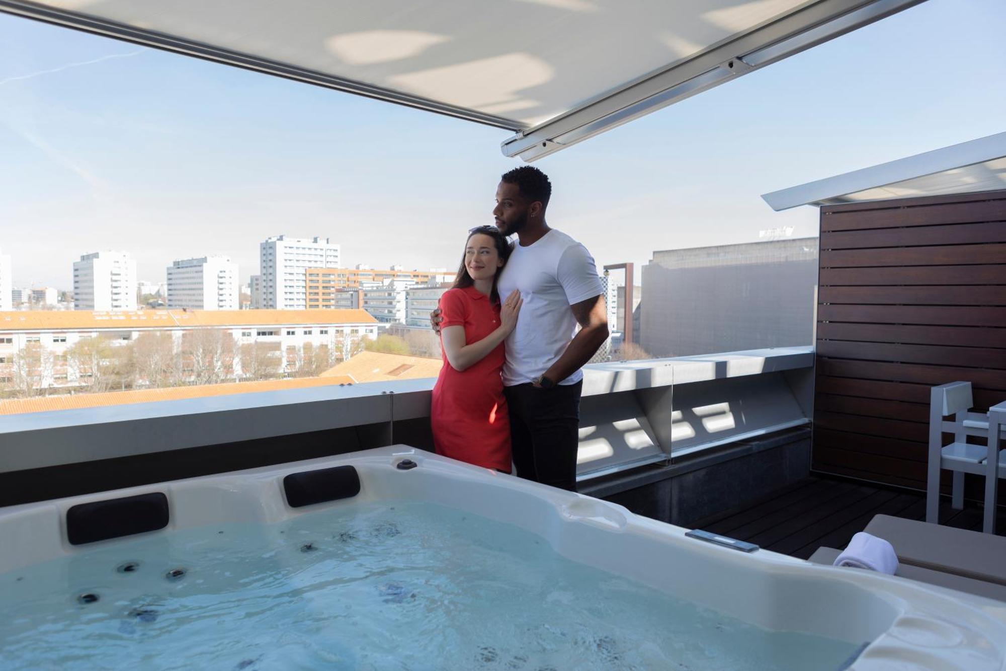 Superior Double Room Hot Tub,1722893405:JPEG
