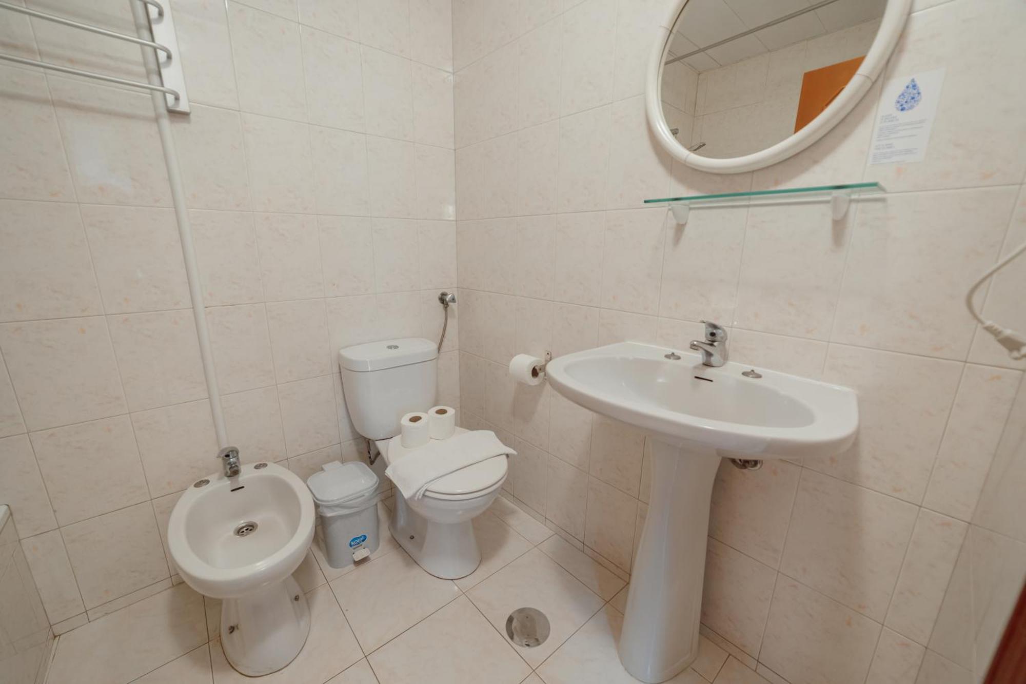 Twin Room Private External Bathroom