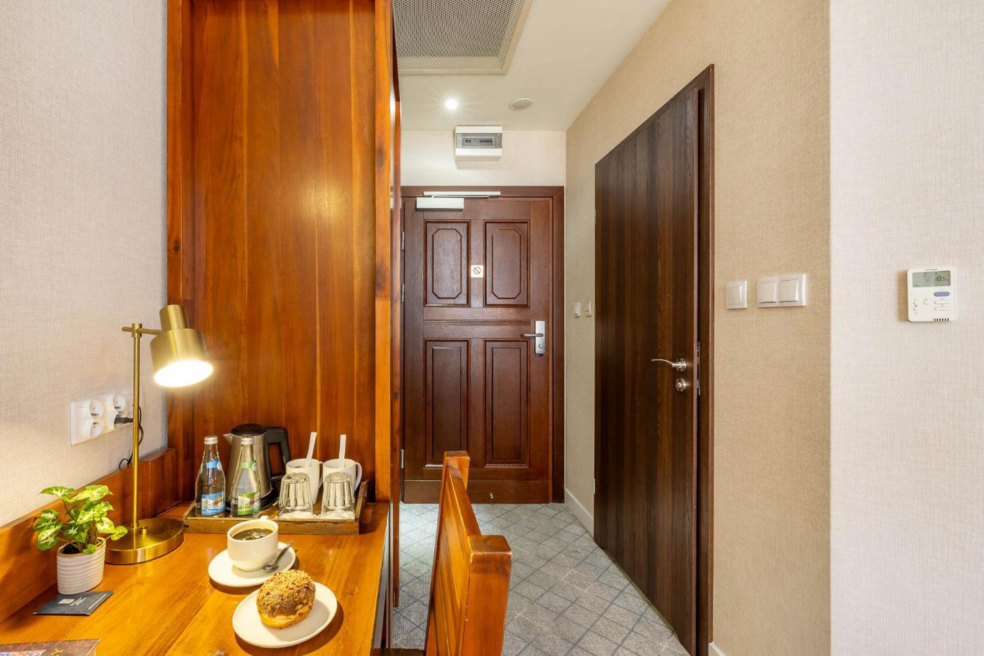 Superior Double Room,1703573627:JPEG