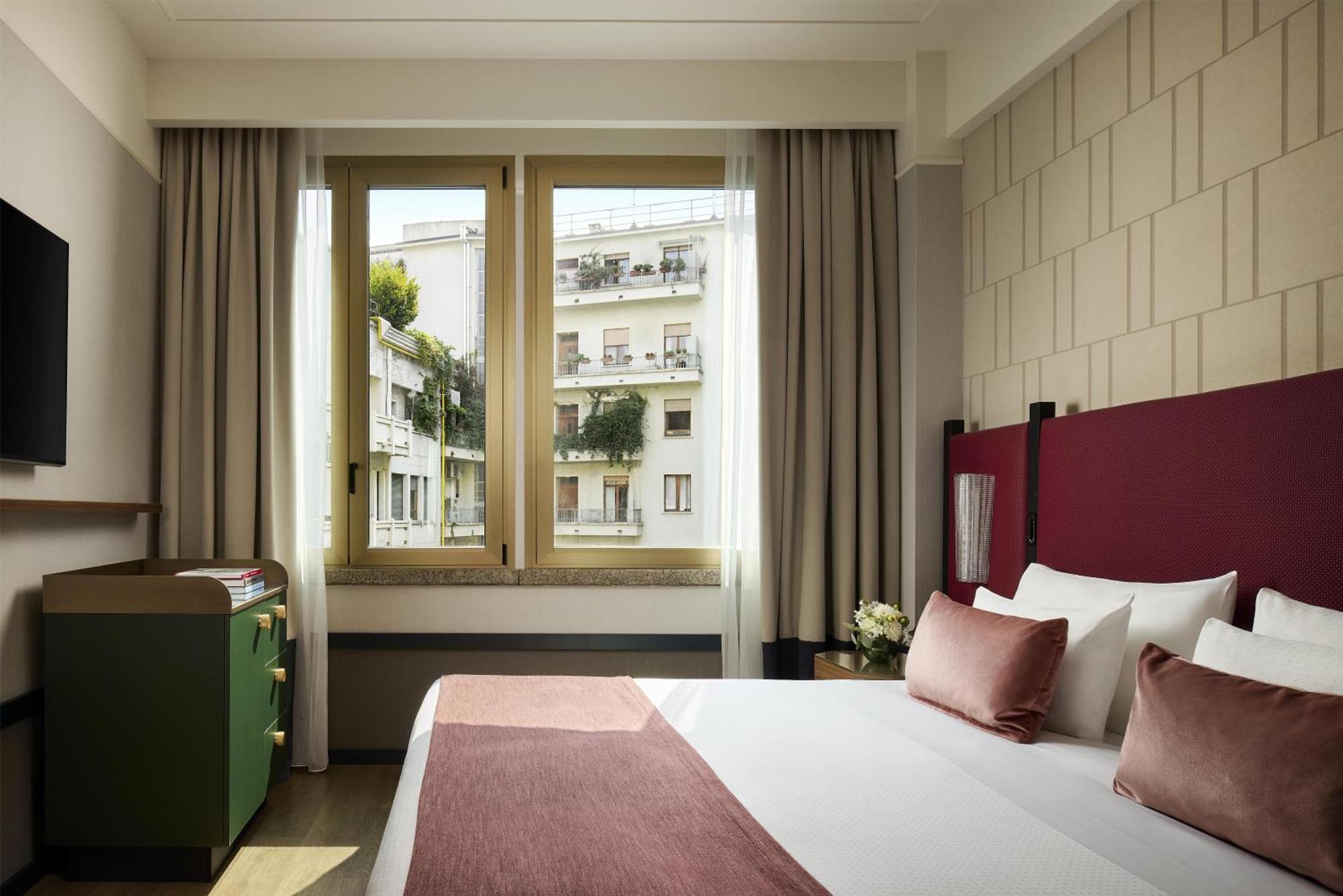 Premium Double or Twin Room,1729993658:JPEG