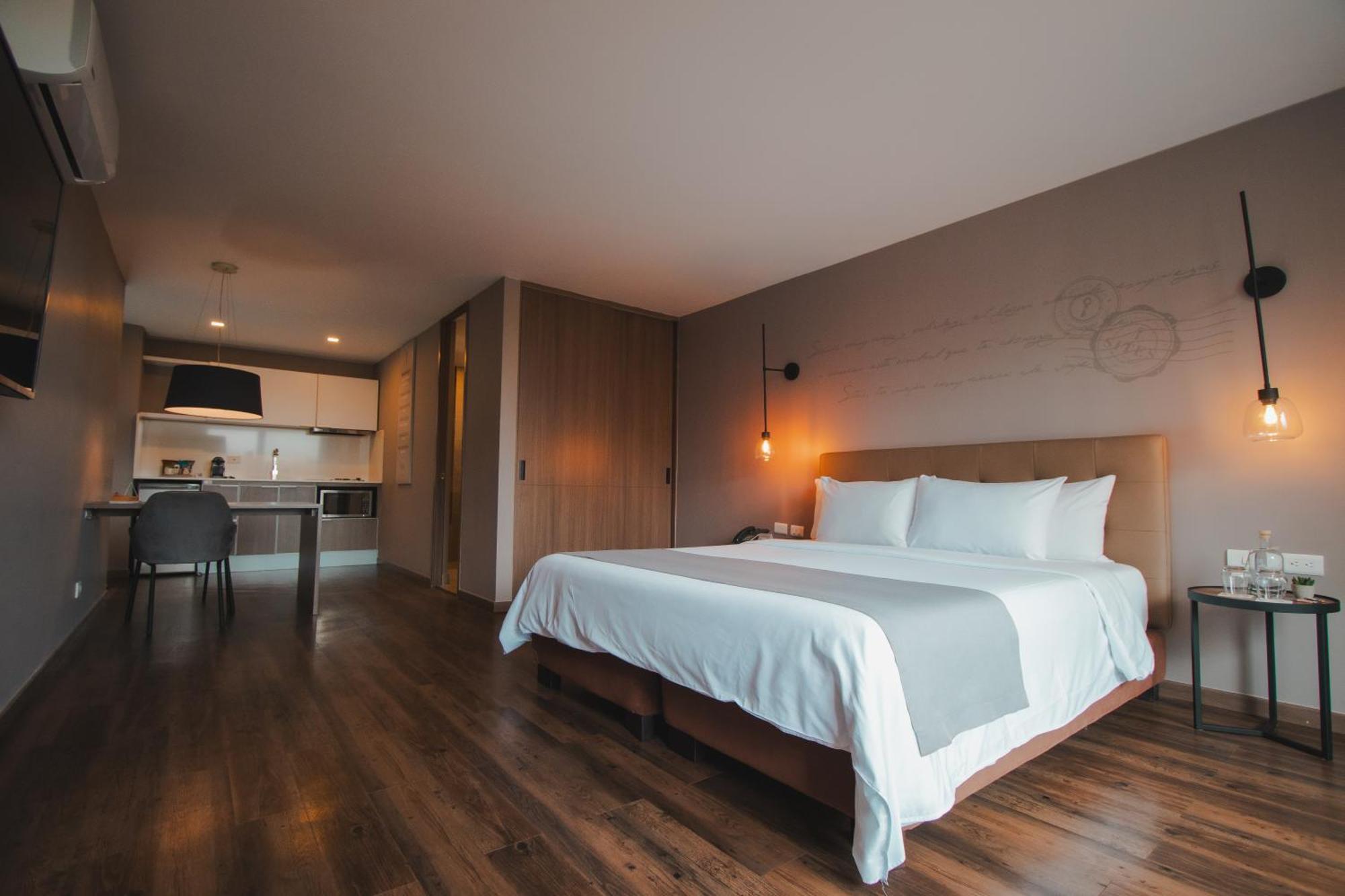 Deluxe Queen Room