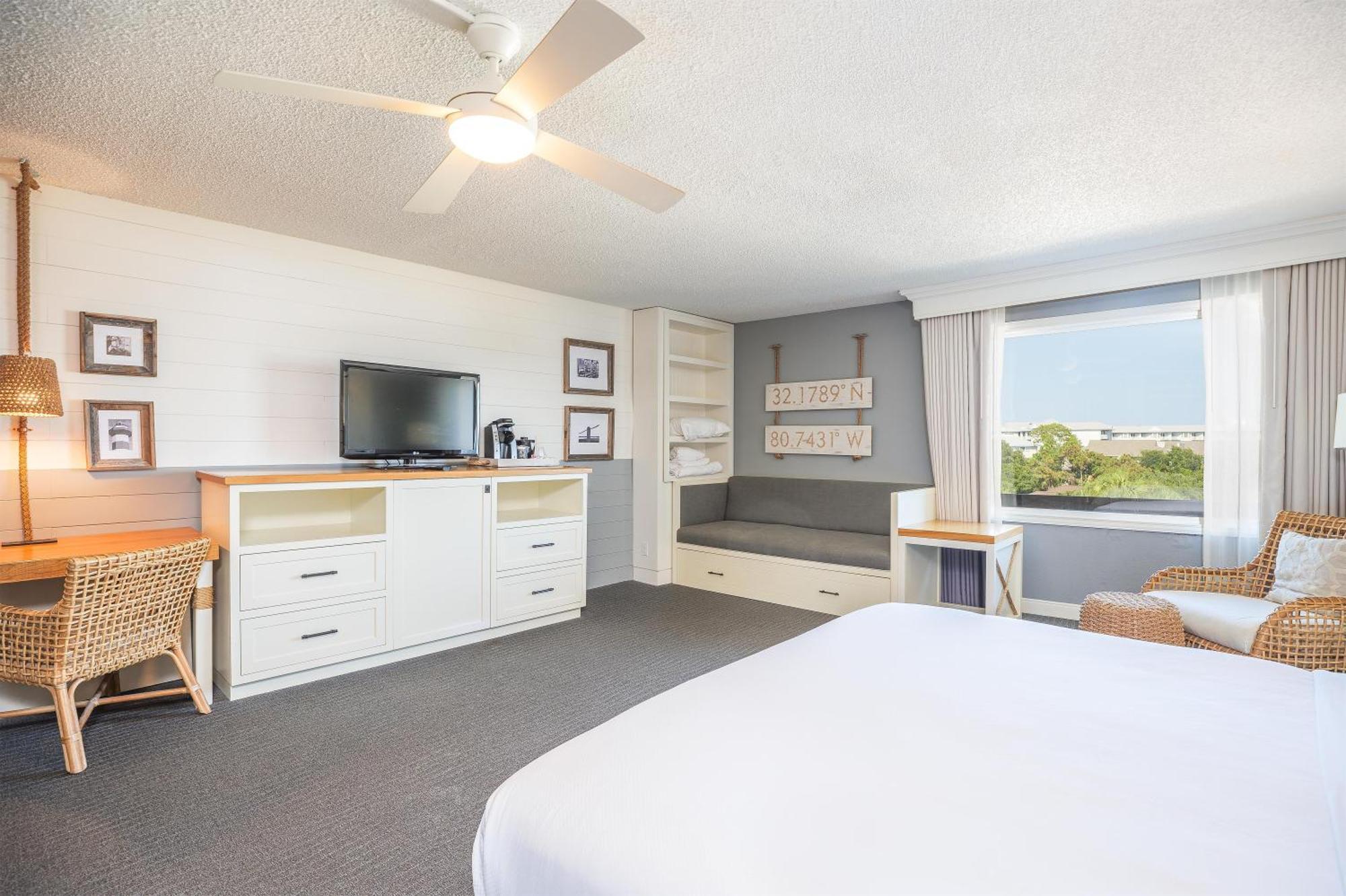 King Jr Suite,1730054289:JPEG