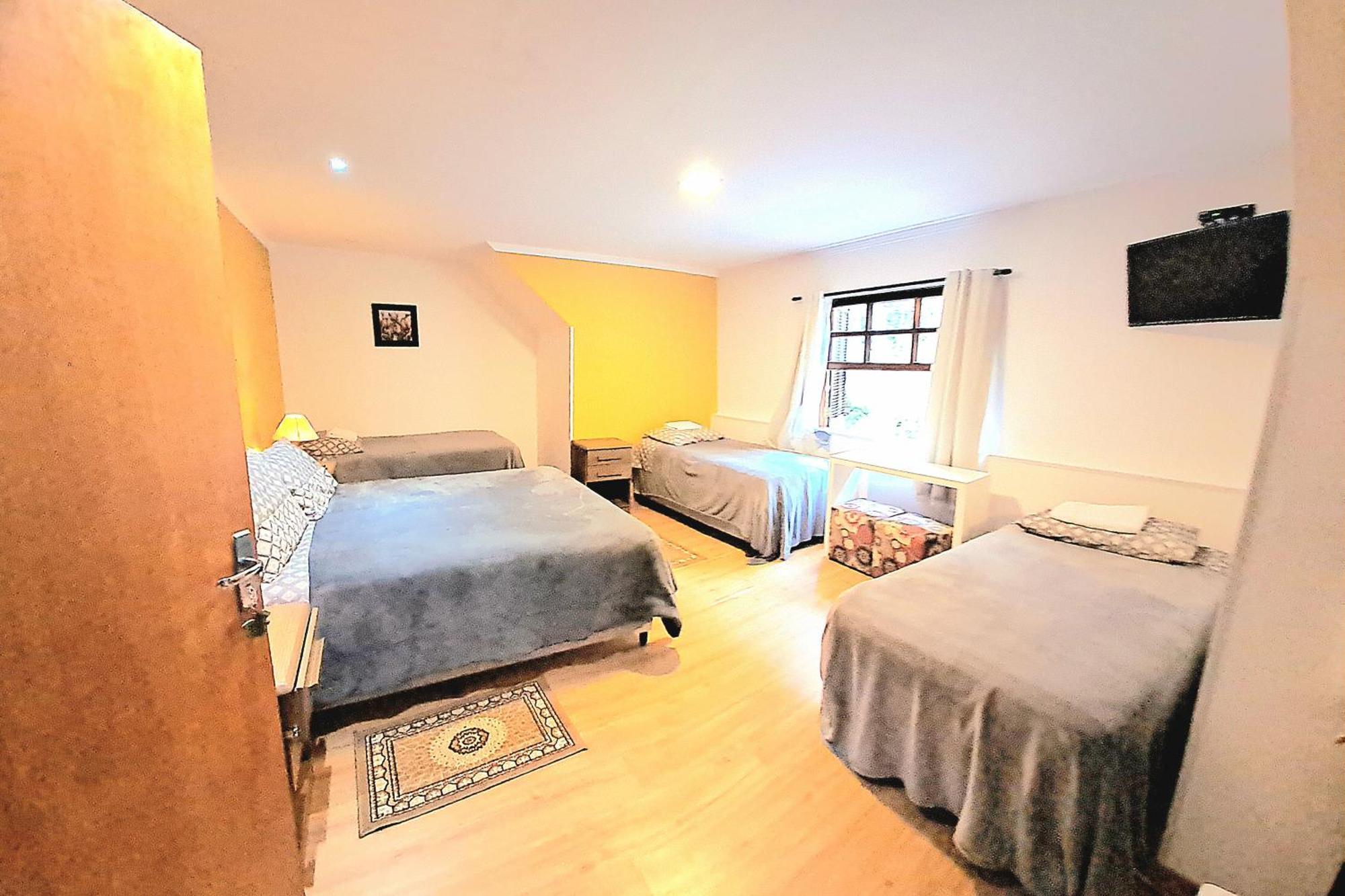 Family Room,1731455568:JPEG