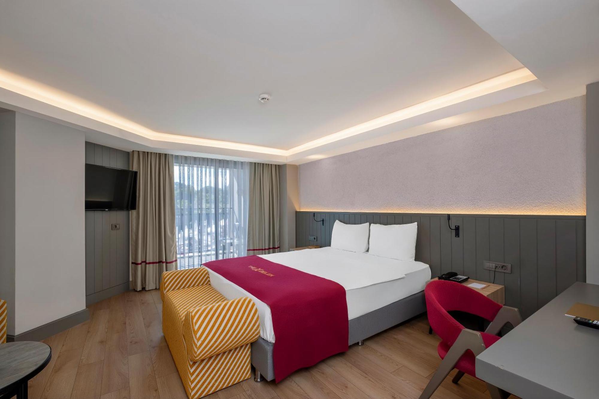 Suite,1735235209:JPEG