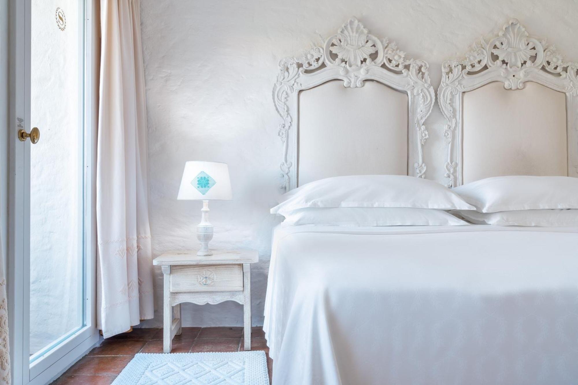 Chambre Double Supérieure avec Lit King-Size - Vue sur Cour et Terrasse