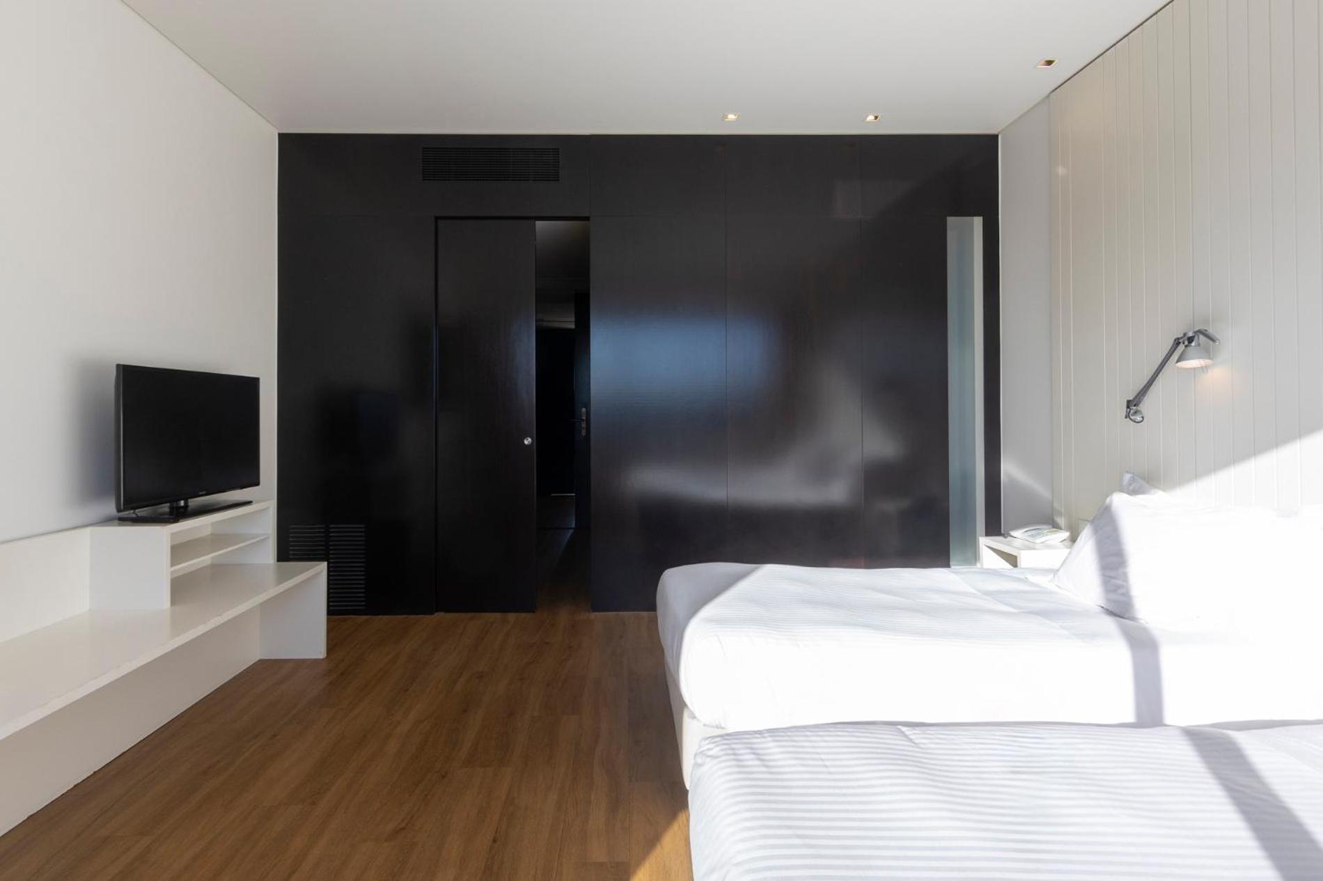 Twin Room,1742567508:JPEG