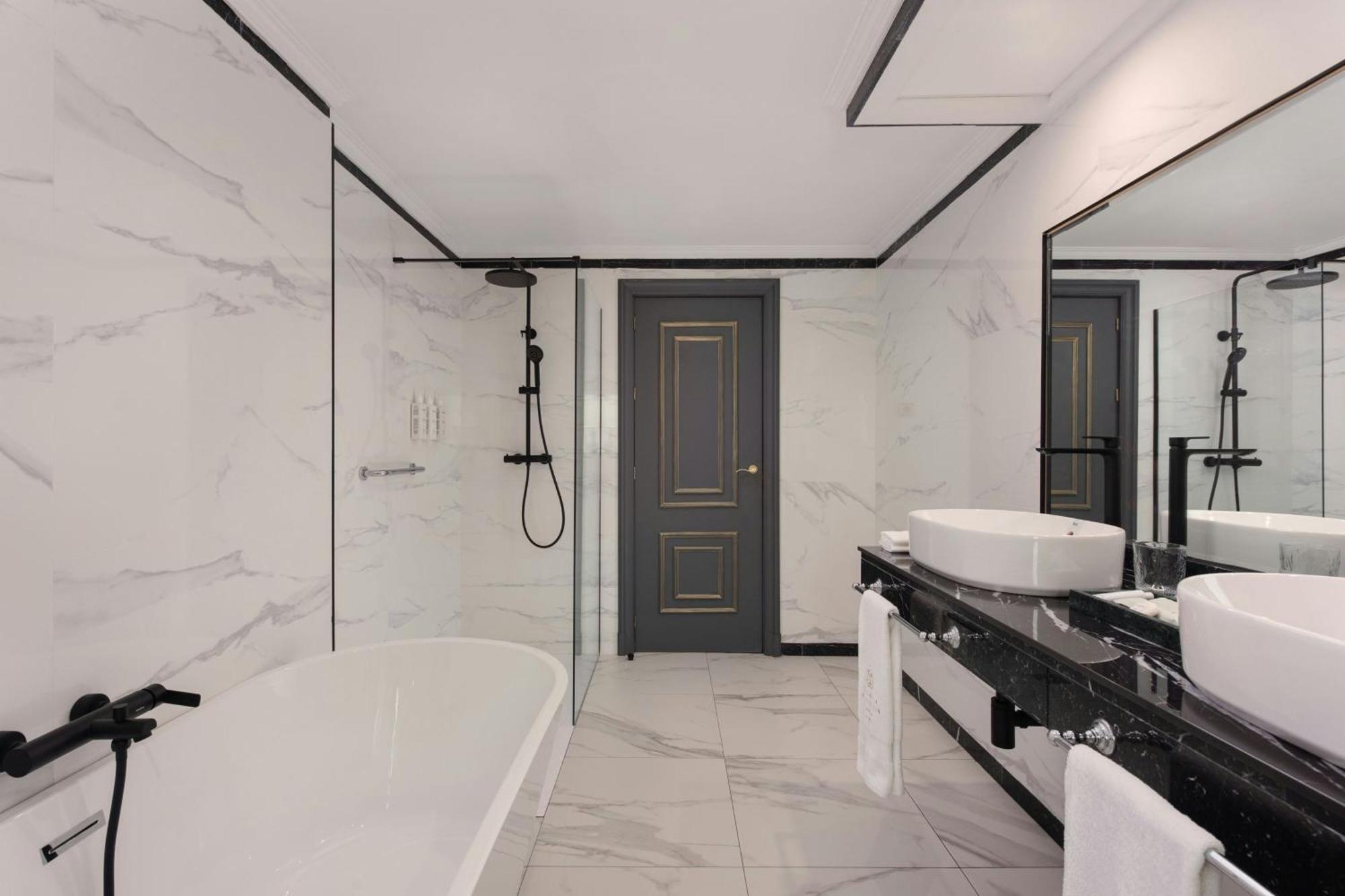 Suite Júnior Tiffany com 1 Quarto, 1 Cama King-size e Vista Cidade