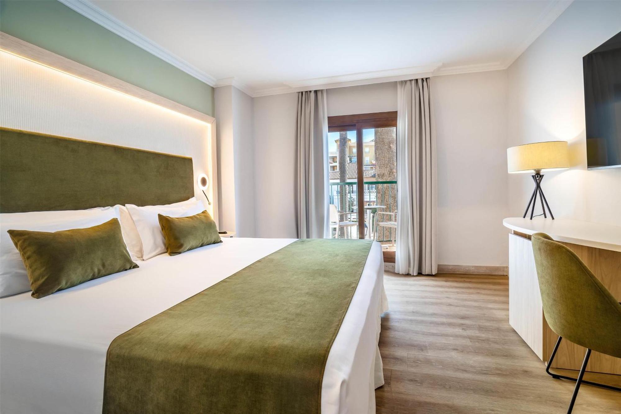 2 Chambres Doubles Communicantes de Luxe - Vue sur Piscine