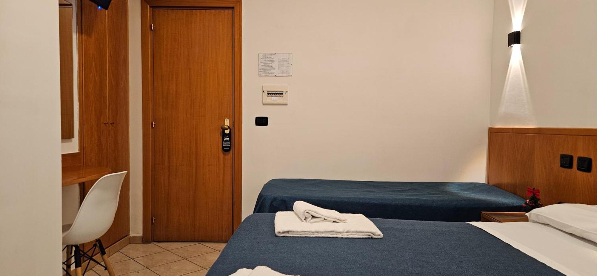 Triple Room,1742588391:JPEG