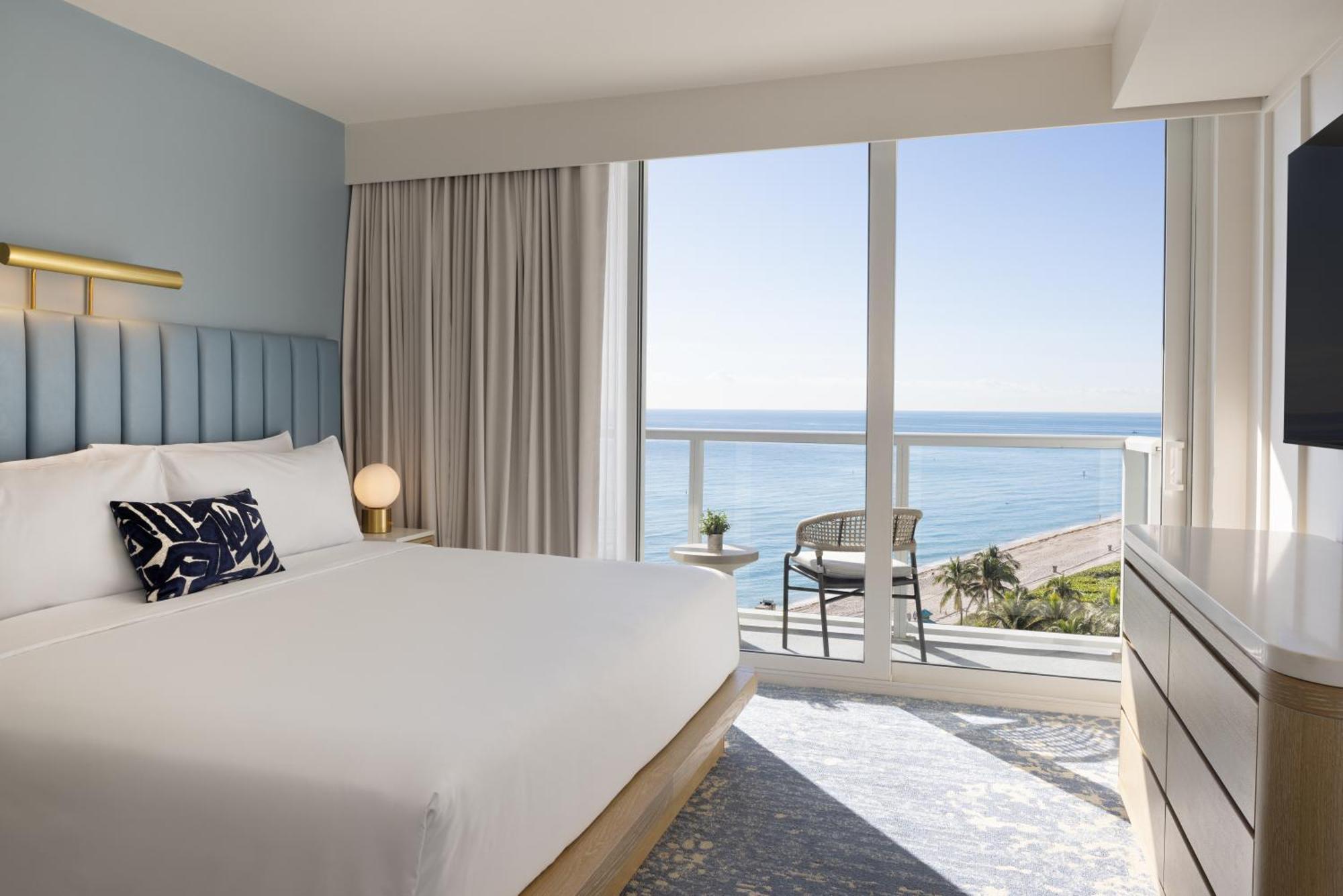 Ocean View 2 Bedroom Suite with Balcony-Newly Renovated