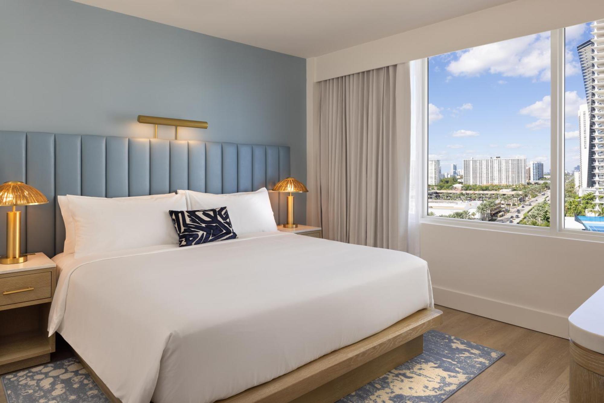 City View King One Bedroom Suite-Newly Renovated